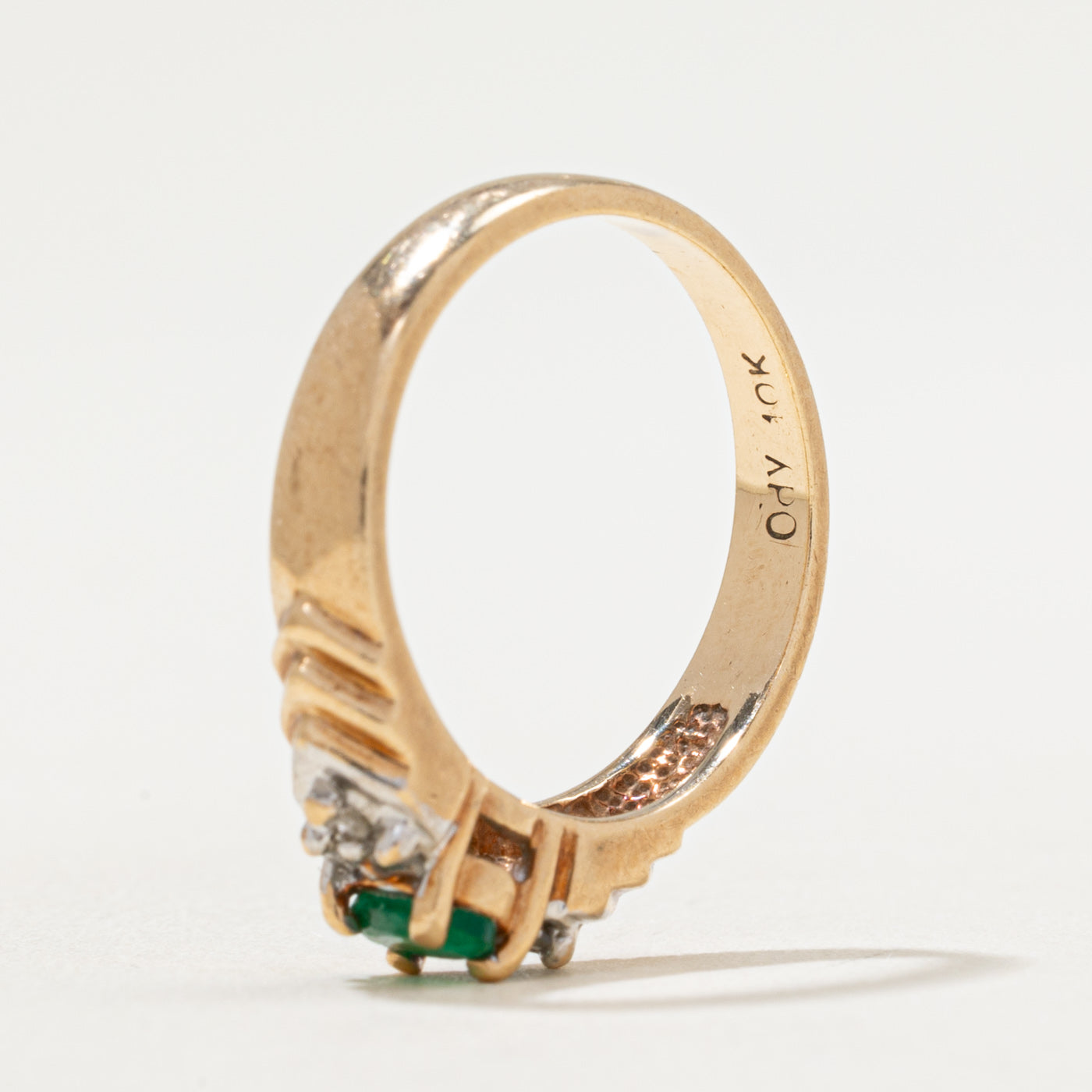 Bague émeraude et diamants | 0,15 ct, 0,10 ct au total | Taille 5,5