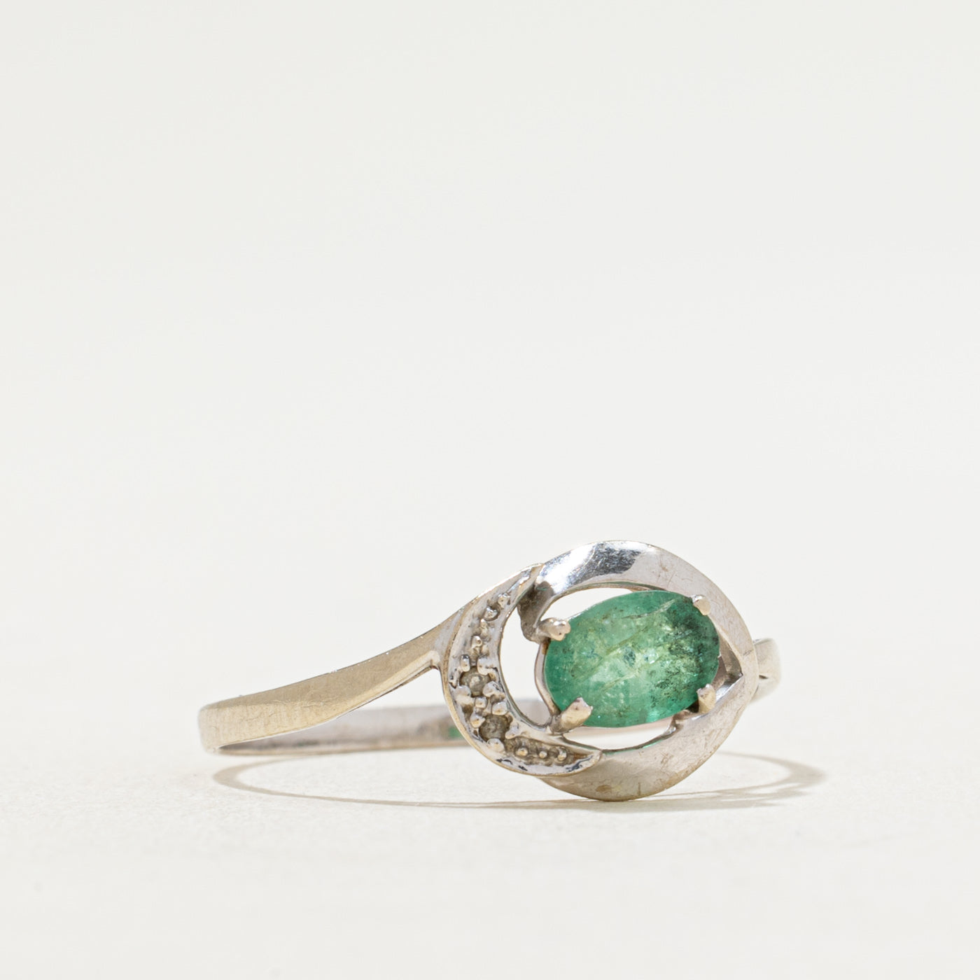 Emerald & Clear Sapphire Ring | 0.40ct, 0.01ctw | SZ 7.5