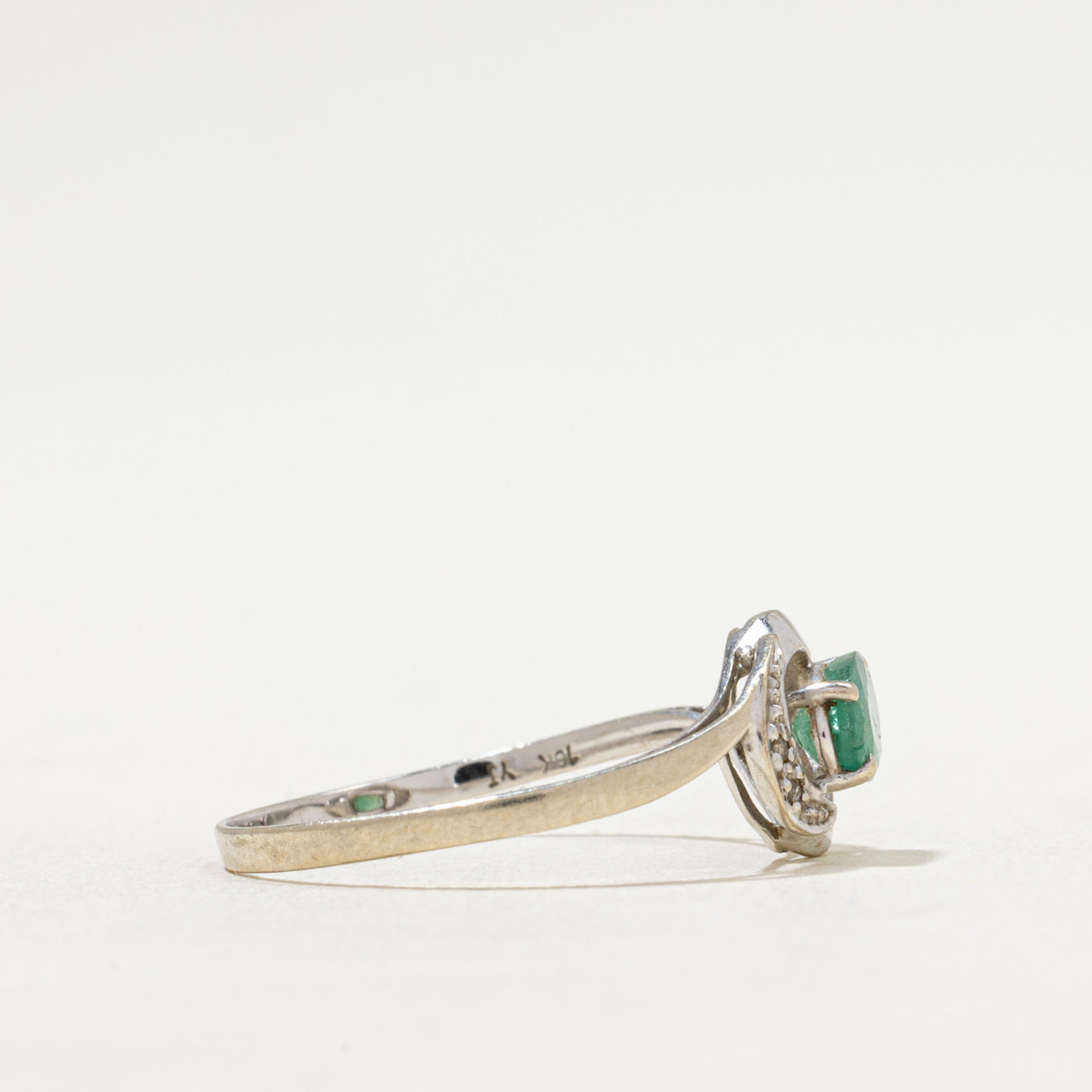 Emerald & Clear Sapphire Ring | 0.40ct, 0.01ctw | SZ 7.5