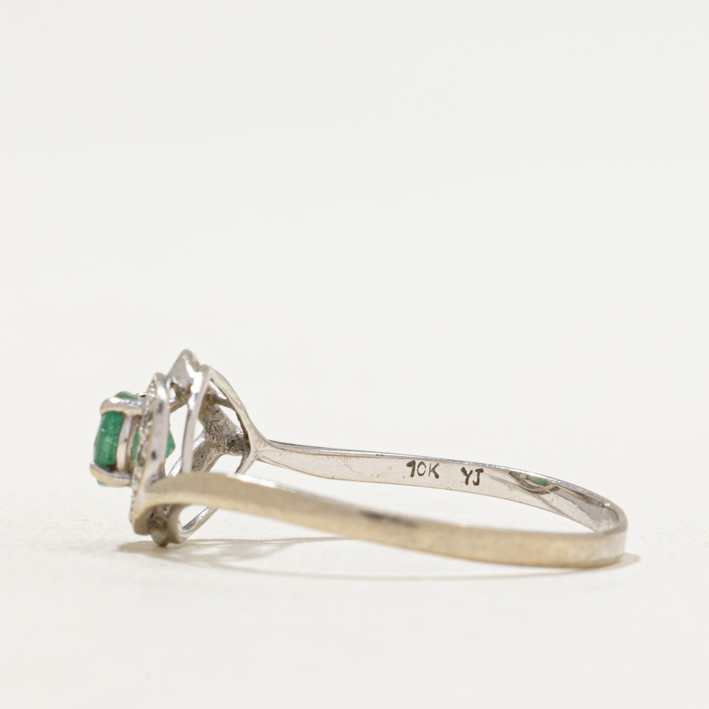 Emerald & Clear Sapphire Ring | 0.40ct, 0.01ctw | SZ 7.5
