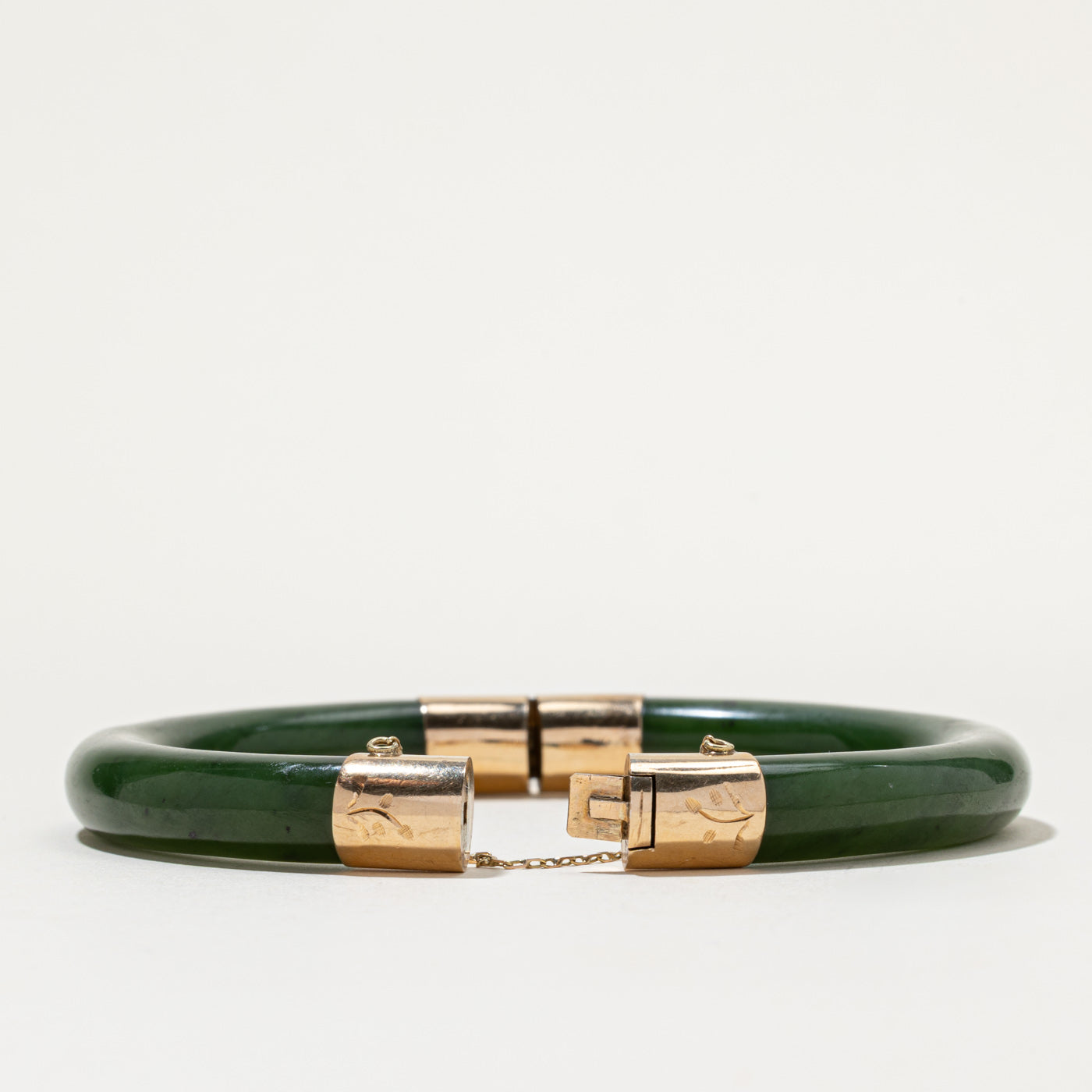 14K Nephrite Jade Bangle Bracelet | 150.00ctw | 7.5"