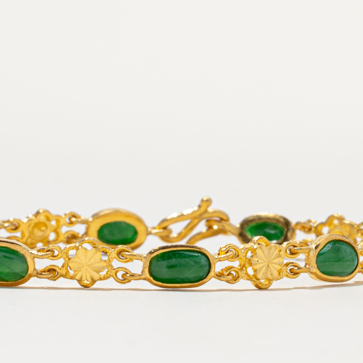 Bracelet en jadéite cabochon 24 carats | 8,00 ct | 17,8 cm