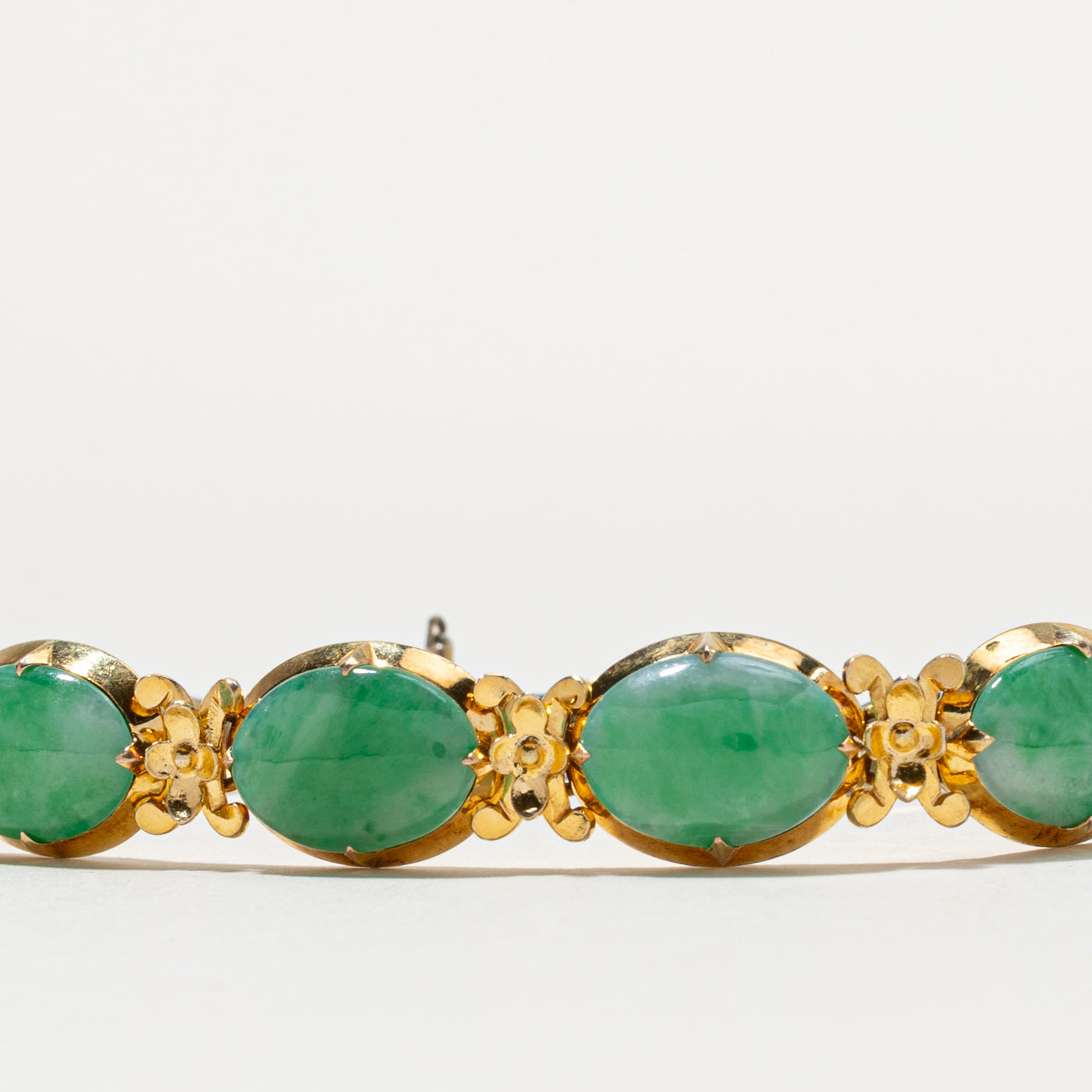 18k Cabochon Jadeite Bracelet | 10.00ctw | 6"