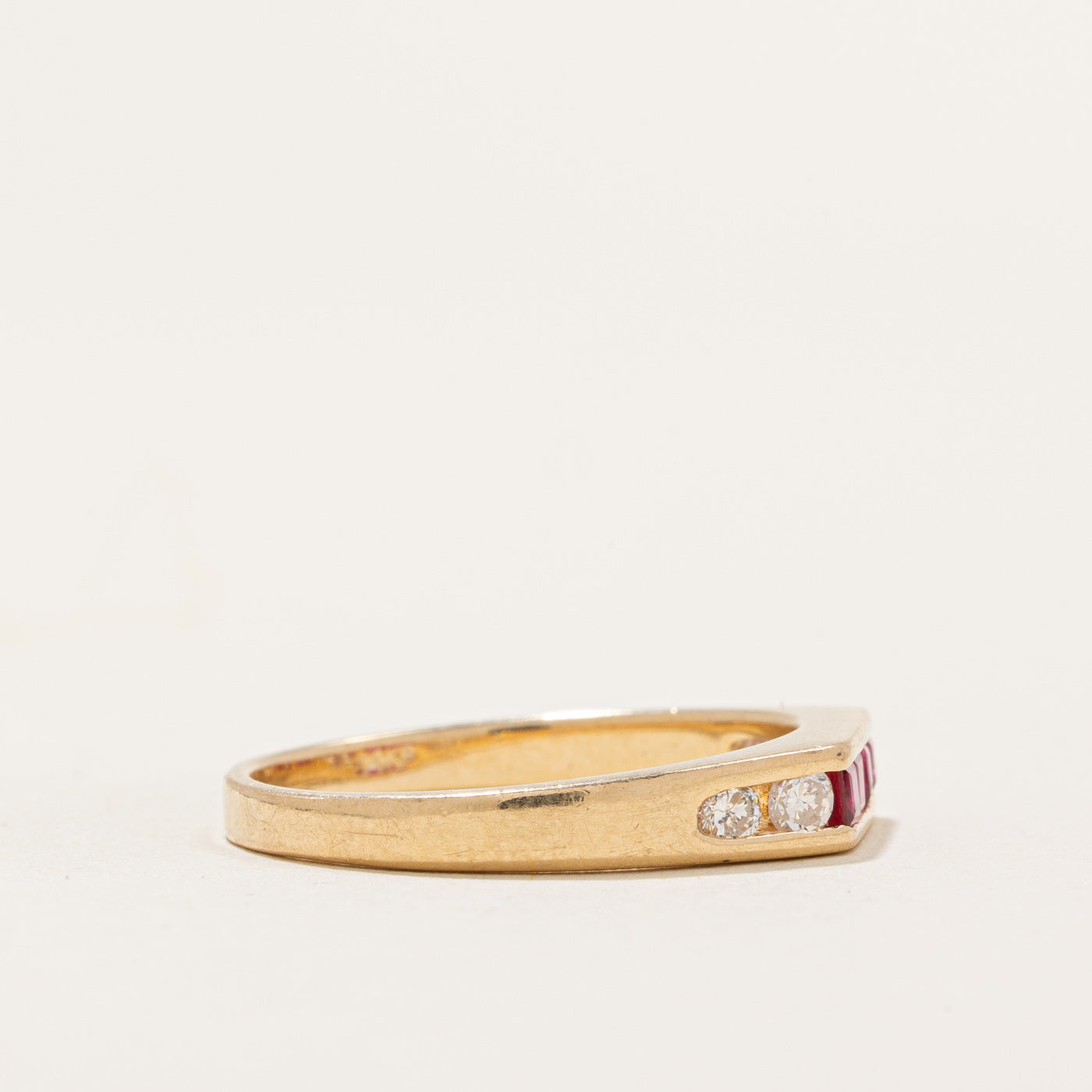 Bague sertie de rubis et de diamants | 0,18 ct x 0,18 ct | Taille 6,75