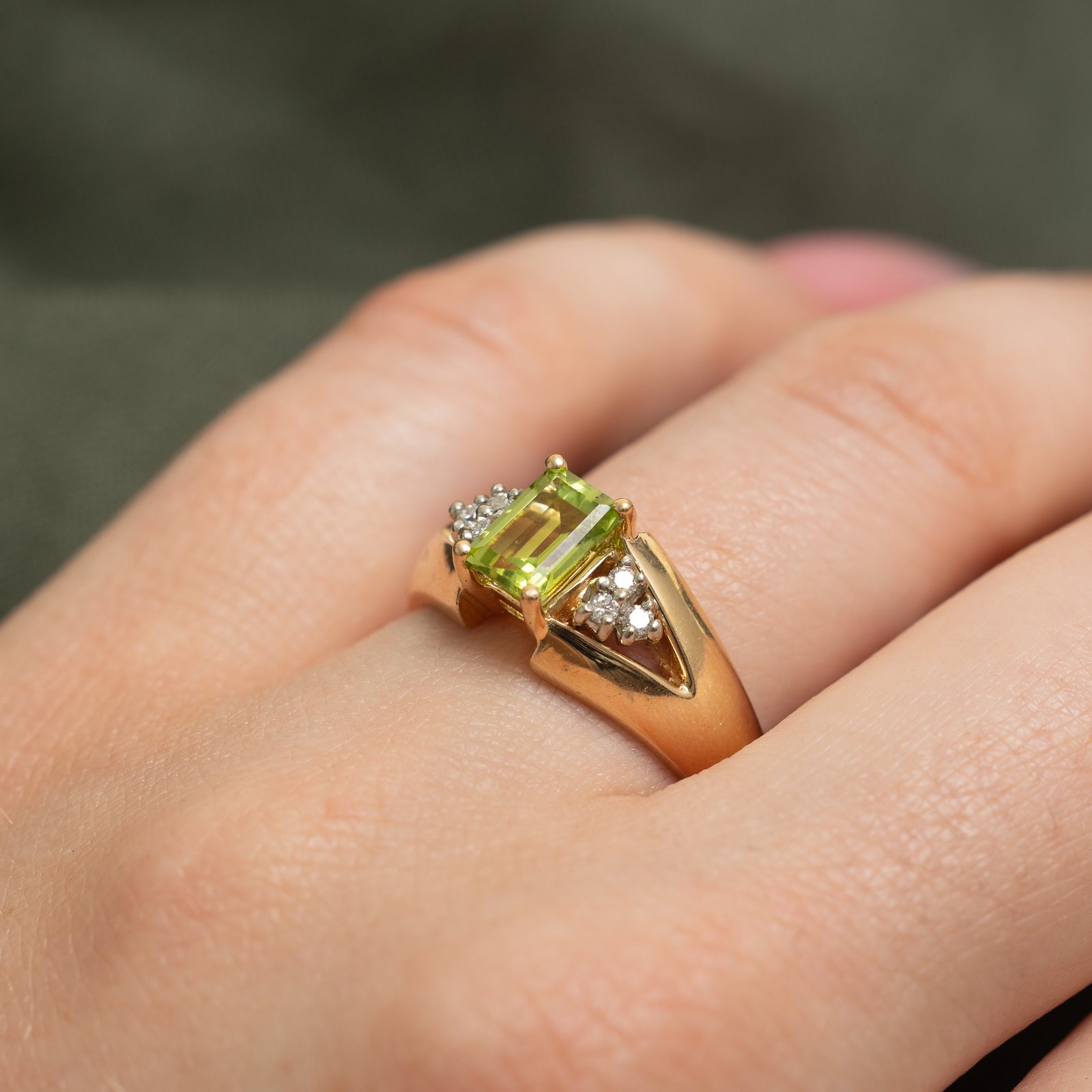 Peridot & Diamond Tapered Ring | 0.95ct, 0.06ctw | SZ 8.25