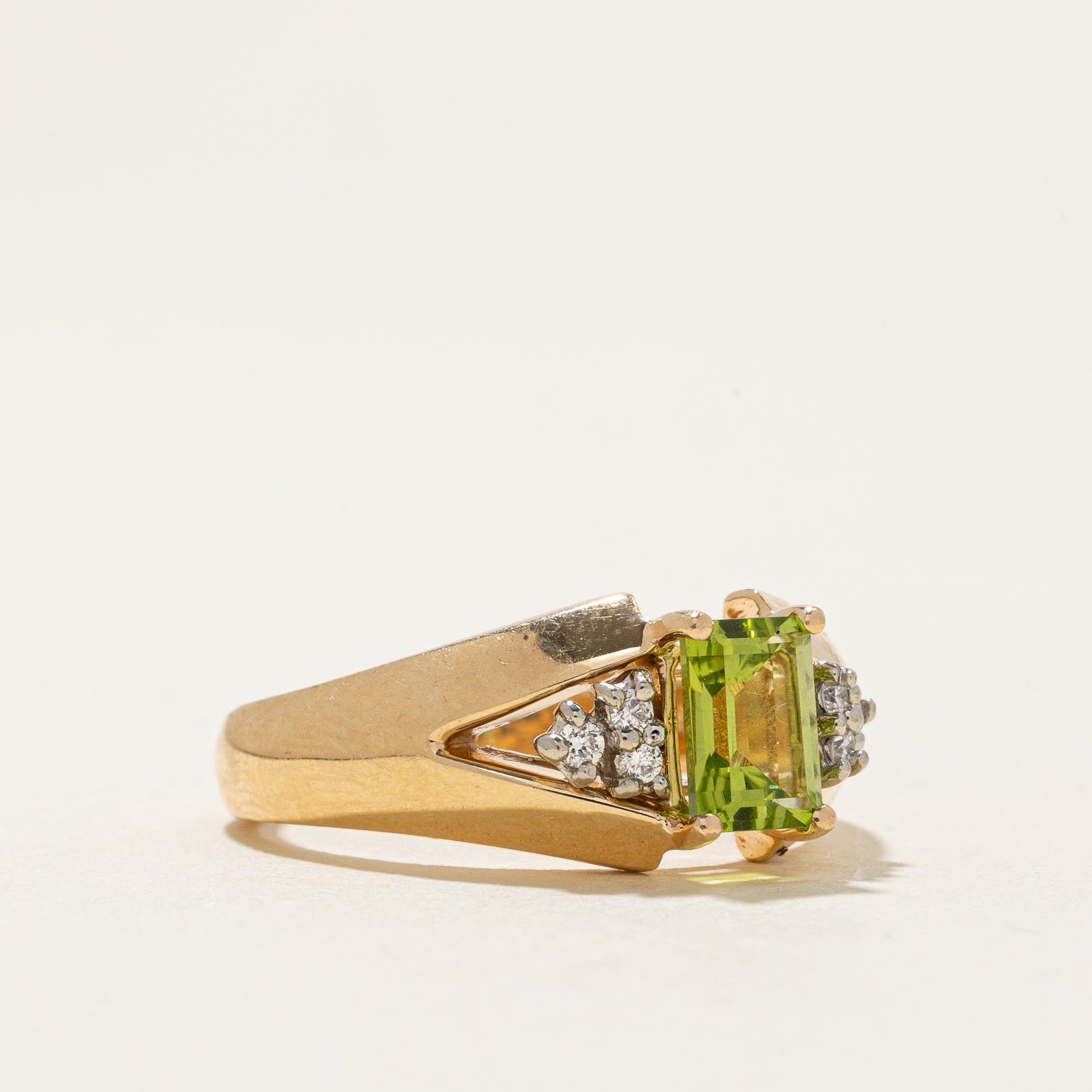 Peridot & Diamond Tapered Ring | 0.95ct, 0.06ctw | SZ 8.25