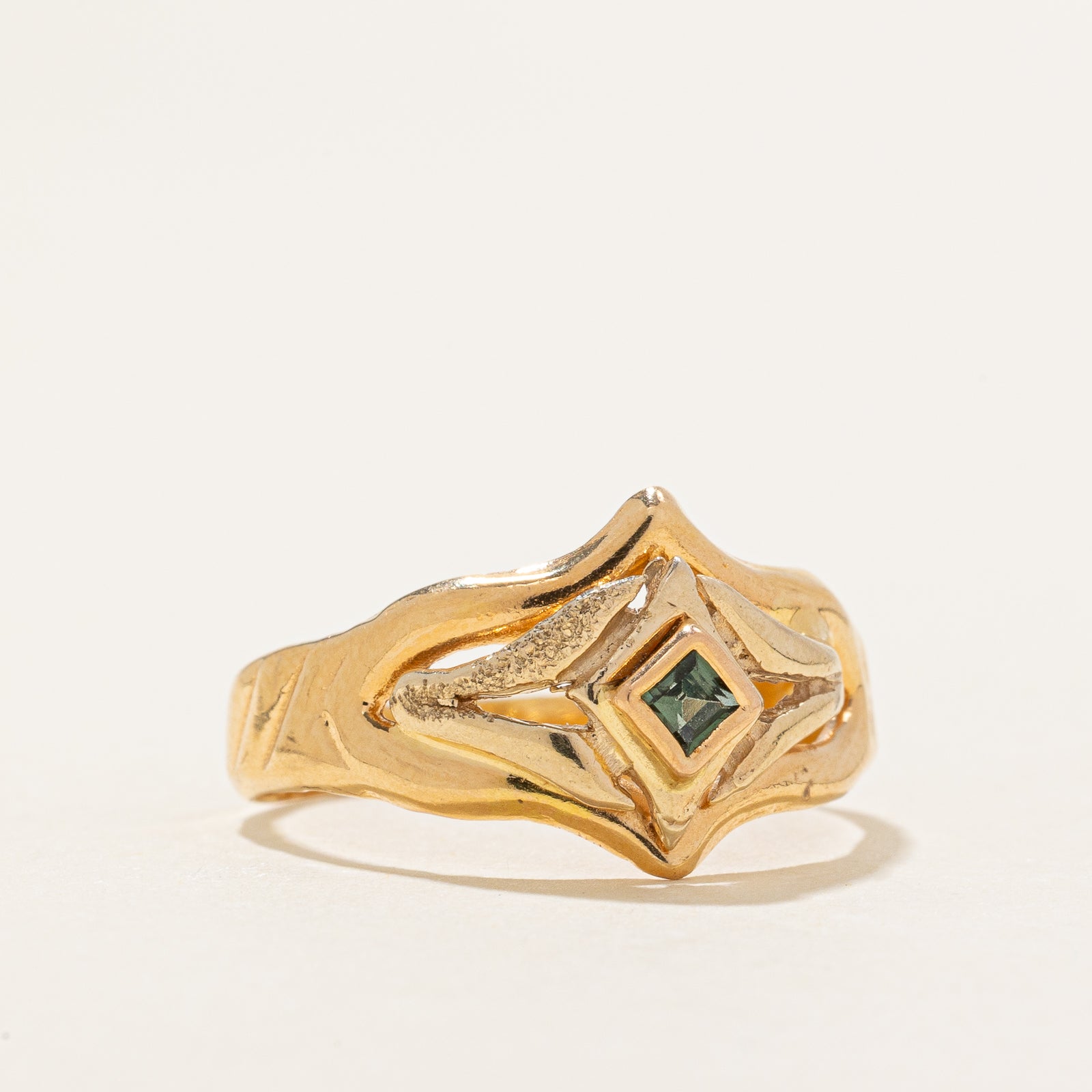 Synthetic Spinel Abstract Ring | 0.08ct | SZ 8