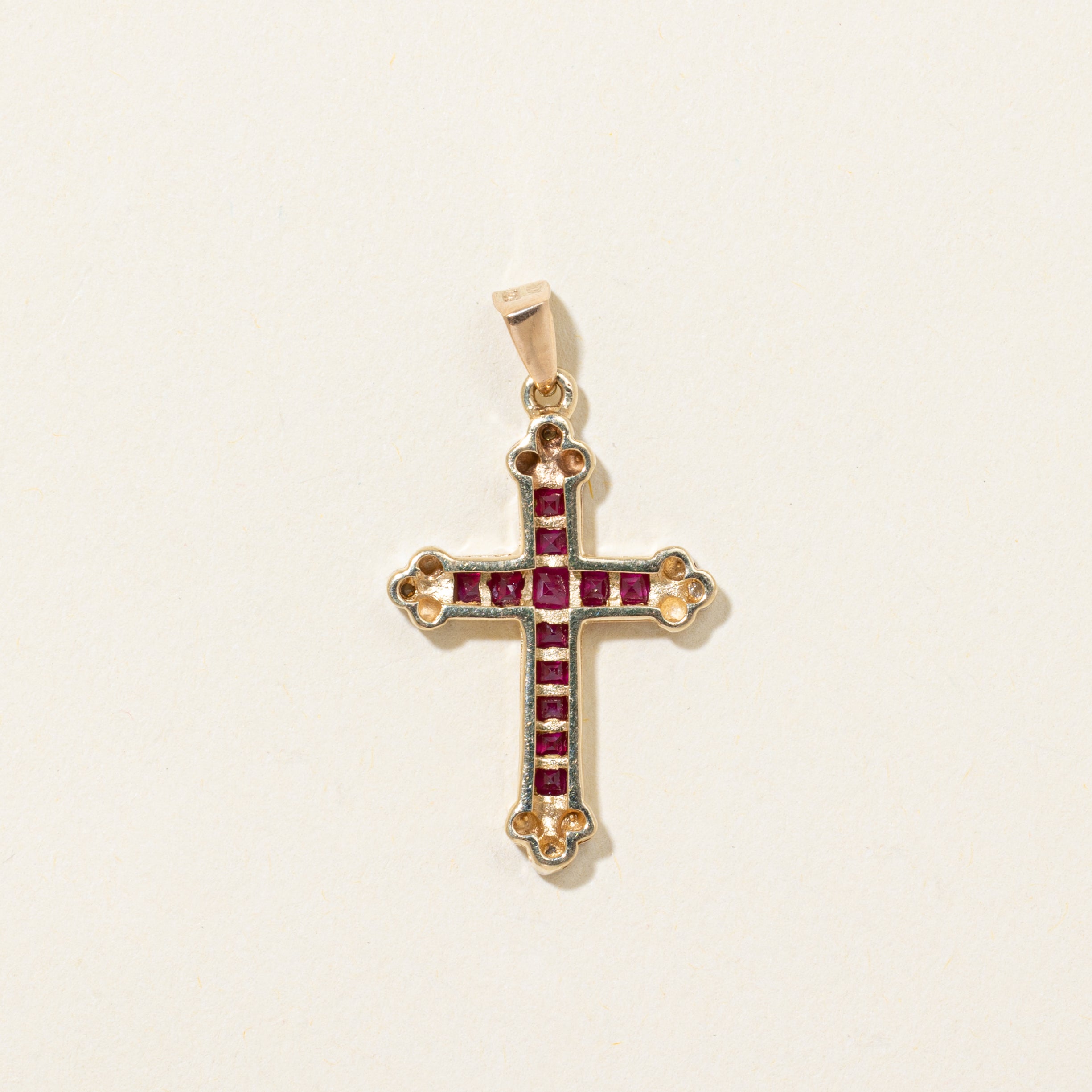 Pendentif croix rubis et diamants | 0,50 ct, 0,02 ct