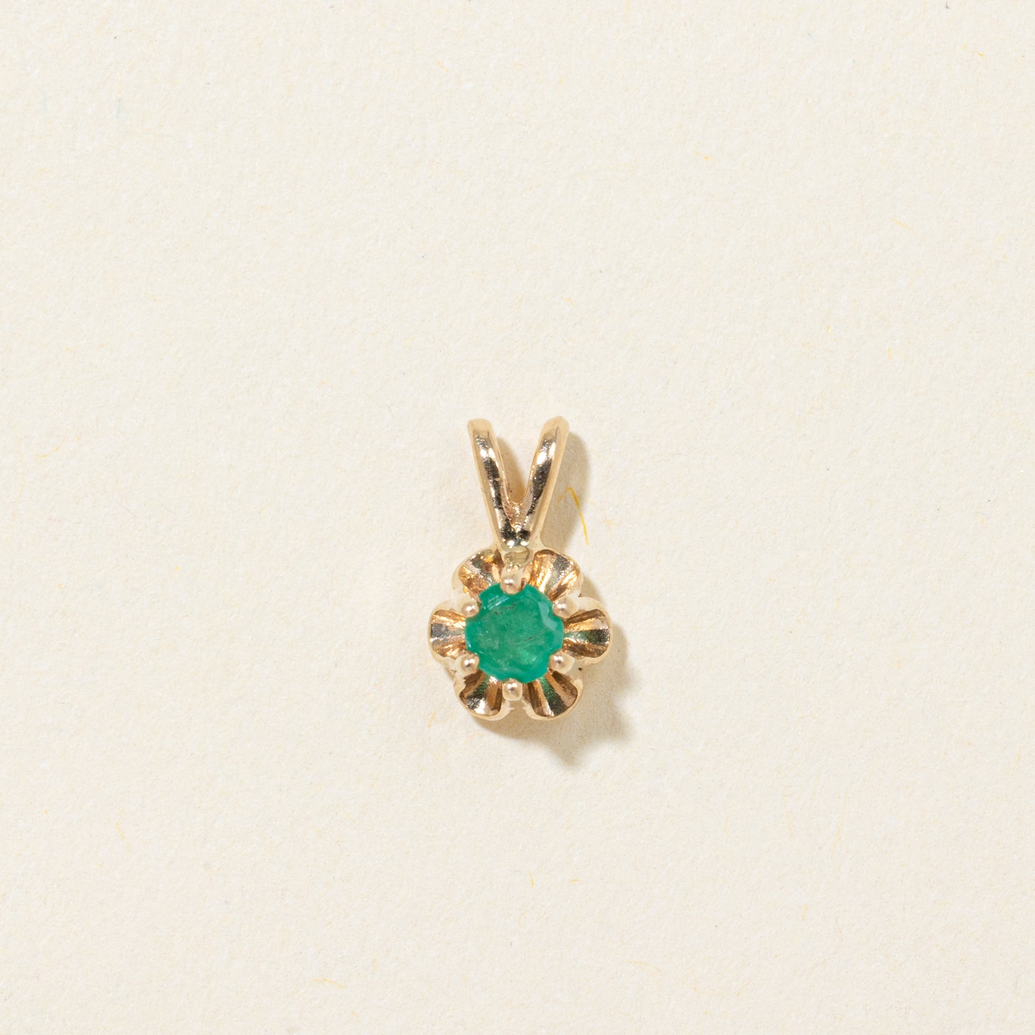 Belcher Set Round Emerald Pendant | 0.10ct