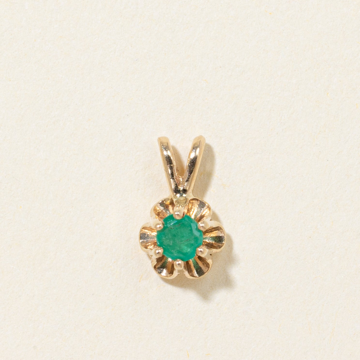 Belcher Set Round Emerald Pendant | 0.10ct