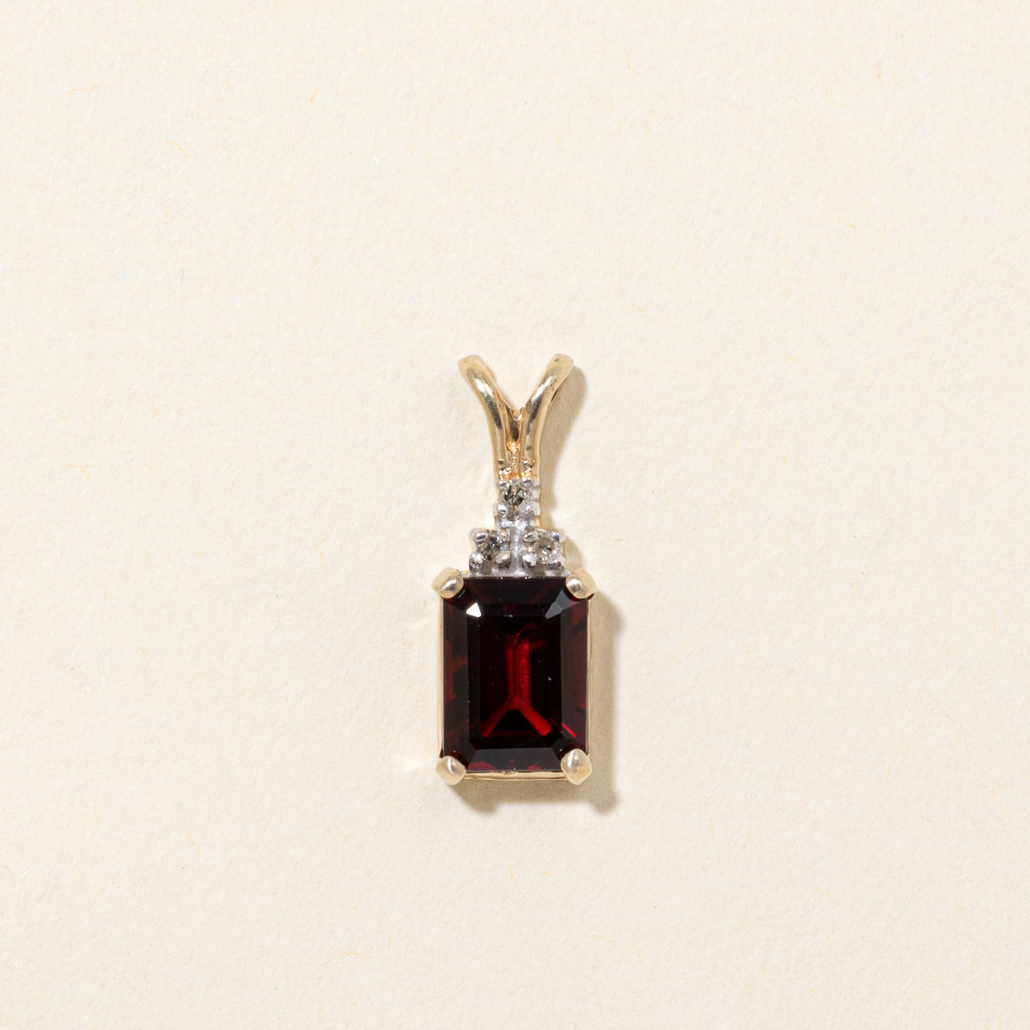 Garnet & Diamond Pendant | 2.30ct, 0.03ctw