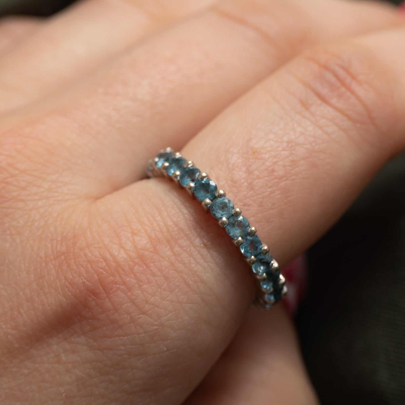 Bague en topaze bleue Eternity | 2,20 ct | Taille 9