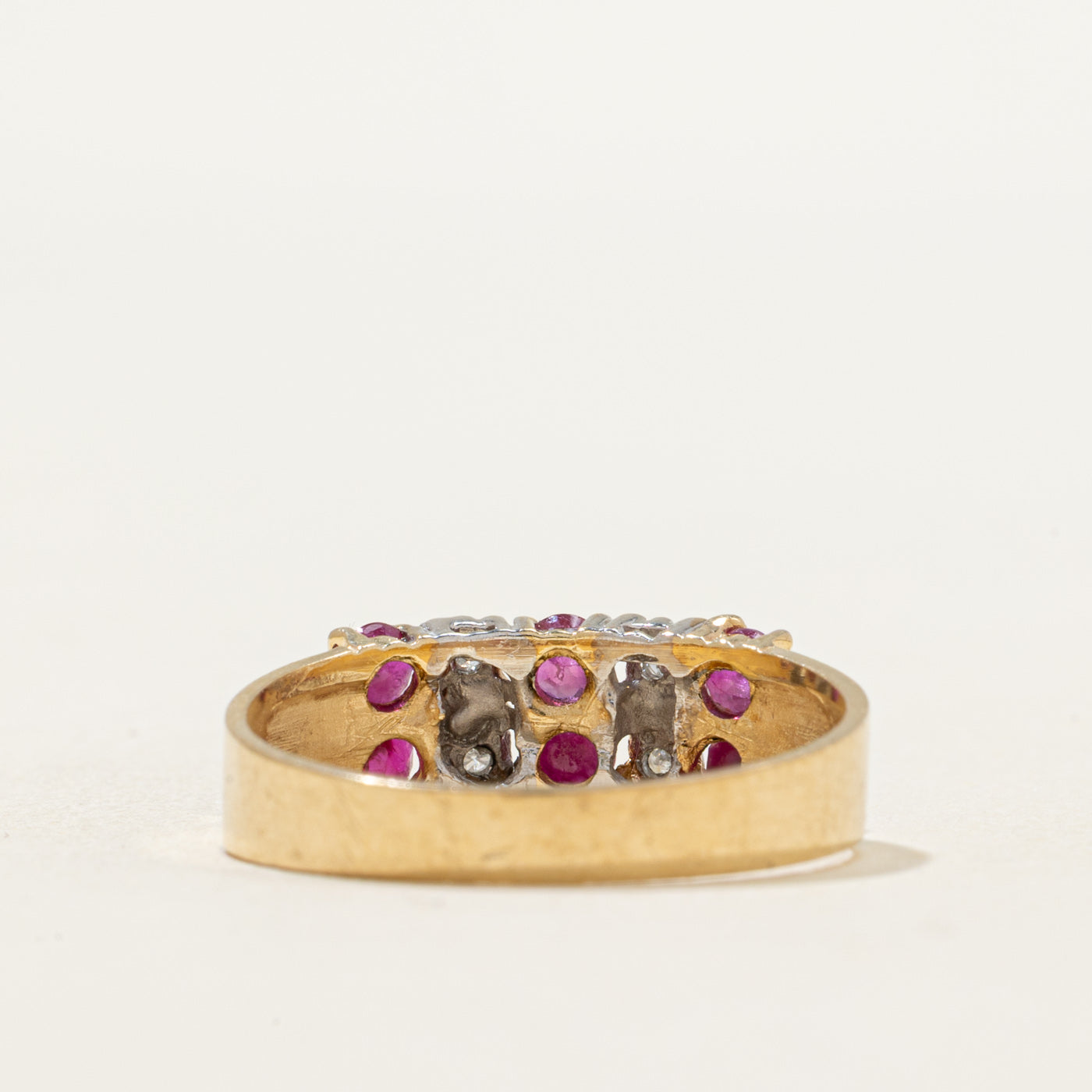 Bague multi-colonnes en rubis et diamants | 0,70 ct, 0,03 ct | Taille 7