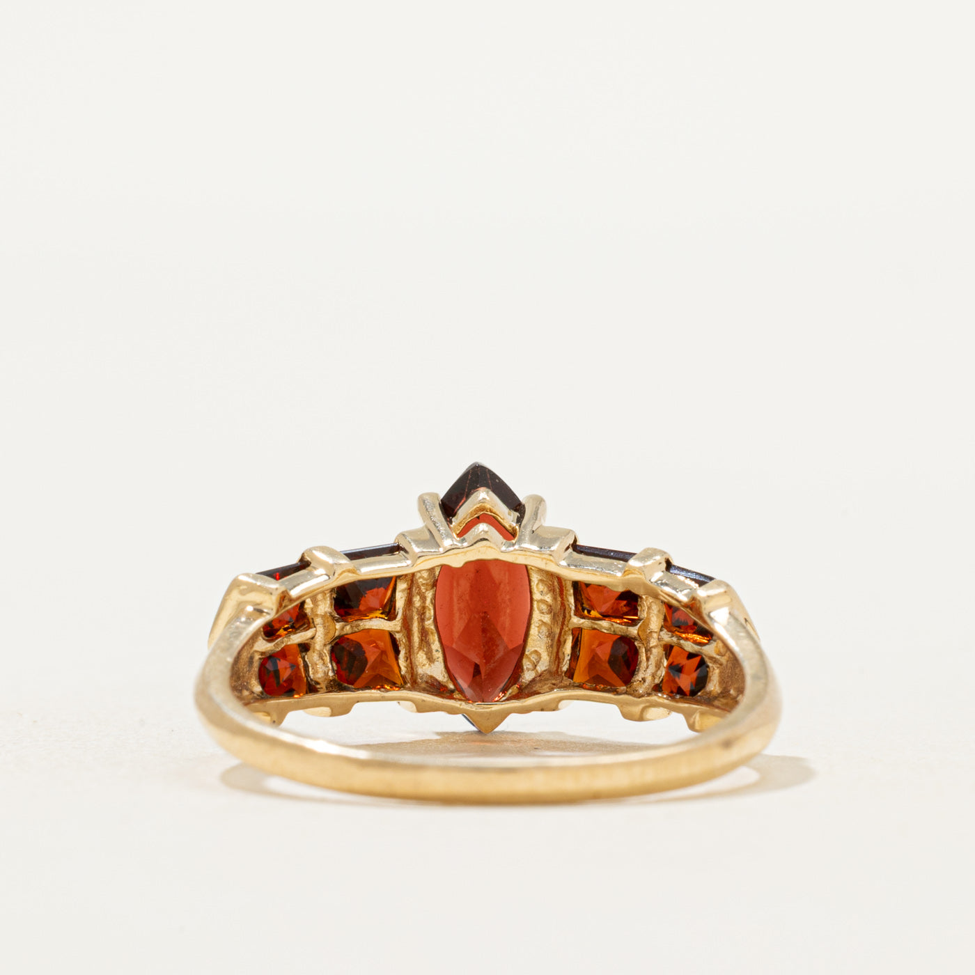 Bague cocktail en grenat | 2,20 ct | Taille 7,75