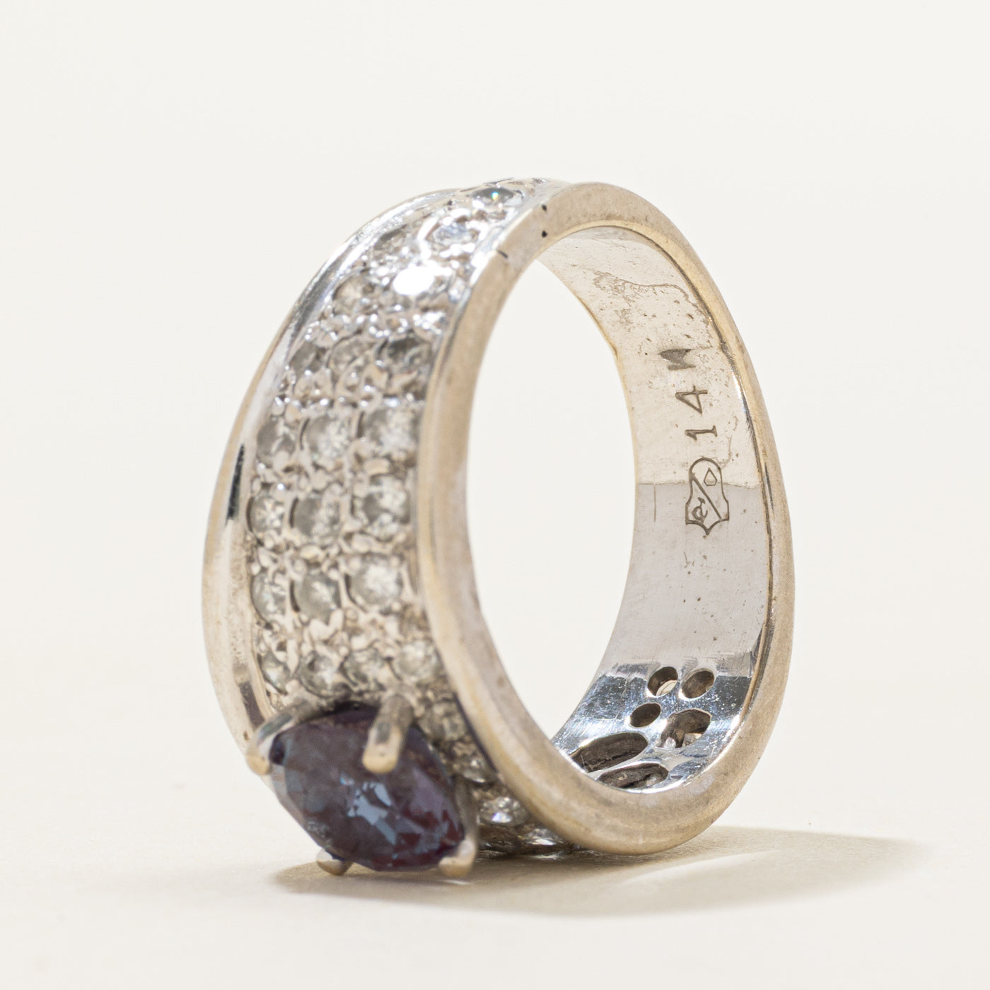 Pave Set Diamond & Synthetic Colour Changing Sapphire Ring | 0.90ctw, 0.45ct | SZ 5.5