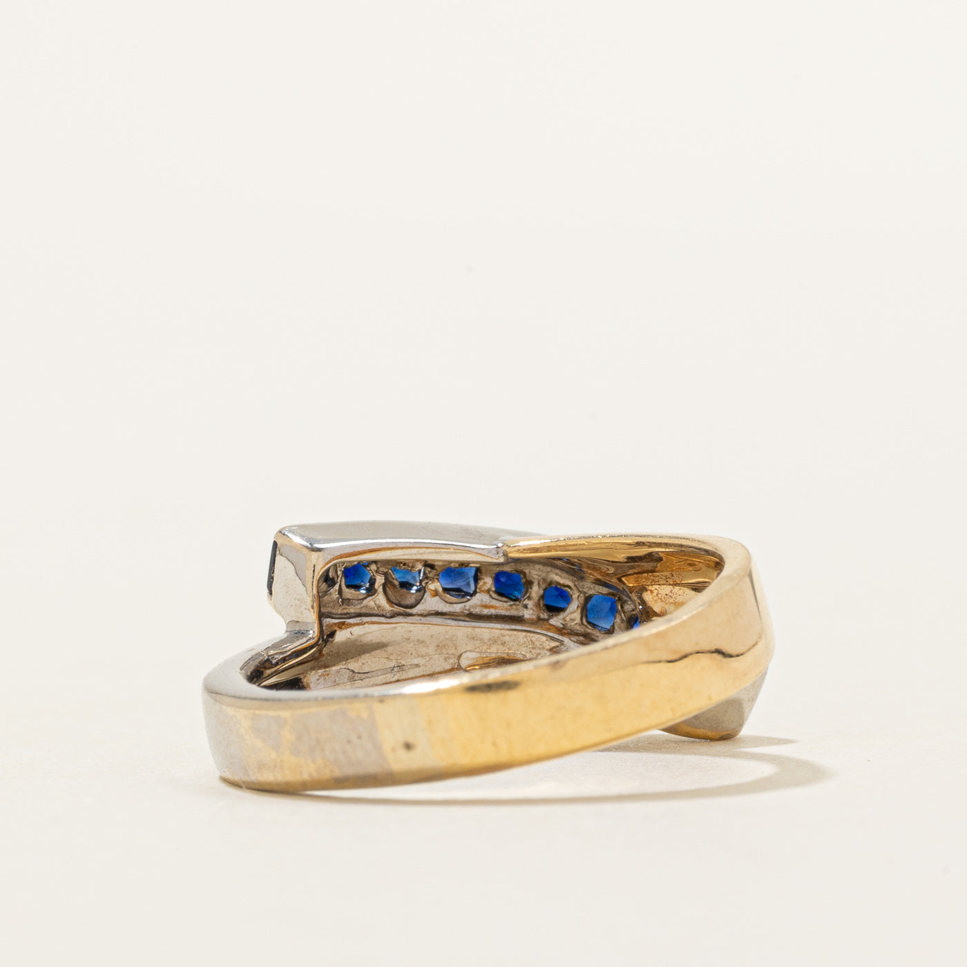 Bague saphir sertie en diagonale bicolore | 0,50 ct | Taille 8,25
