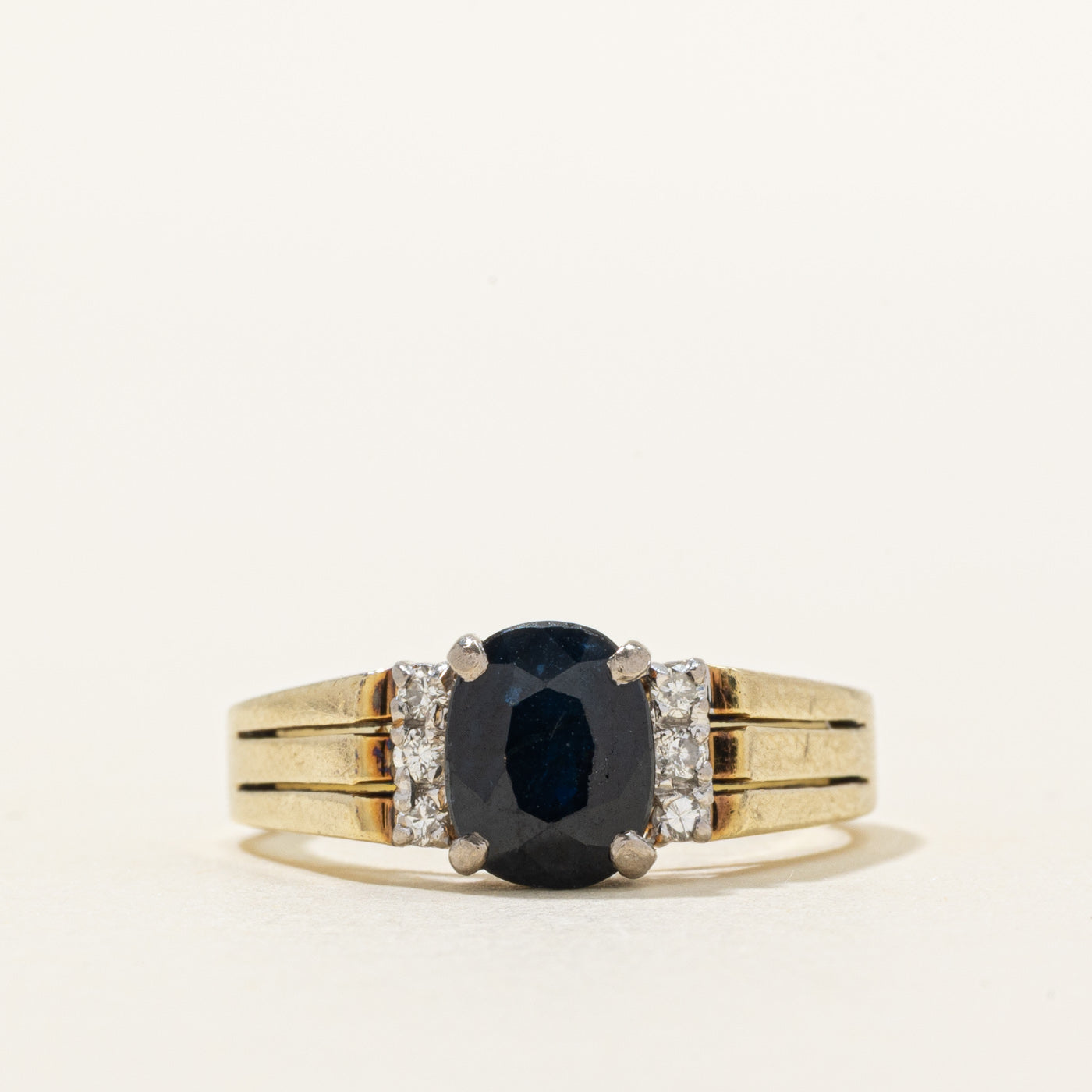 Oval Cut Sapphire & Diamond Grooved Ring | 1.75ct, 0.03ctw | SZ 6.5