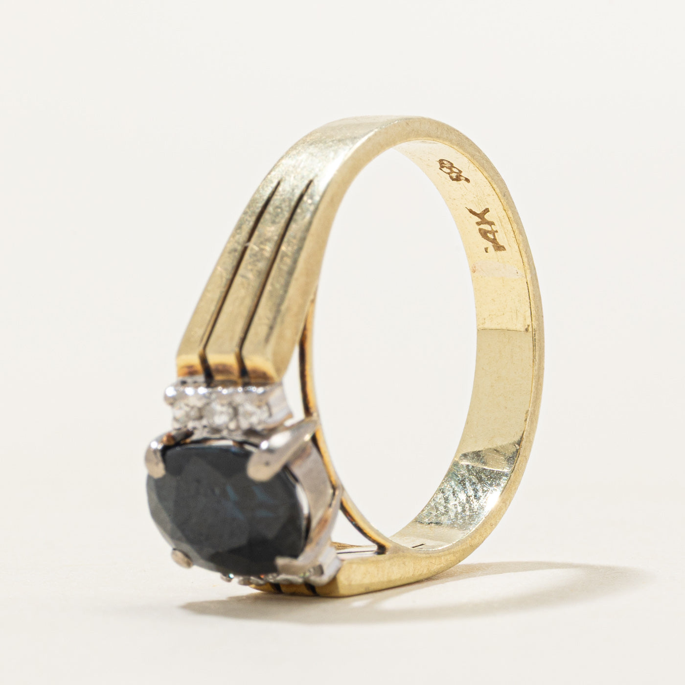 Oval Cut Sapphire & Diamond Grooved Ring | 1.75ct, 0.03ctw | SZ 6.5