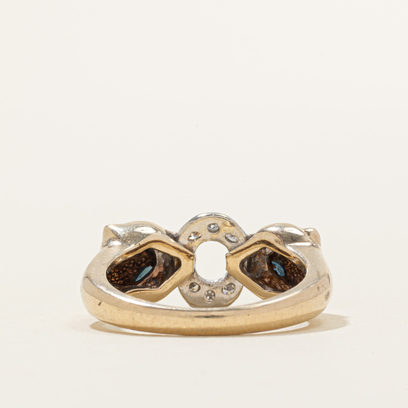 Bague boucle panthère en saphir et diamants | 0,12 ct, 0,06 ct | Taille 7,25