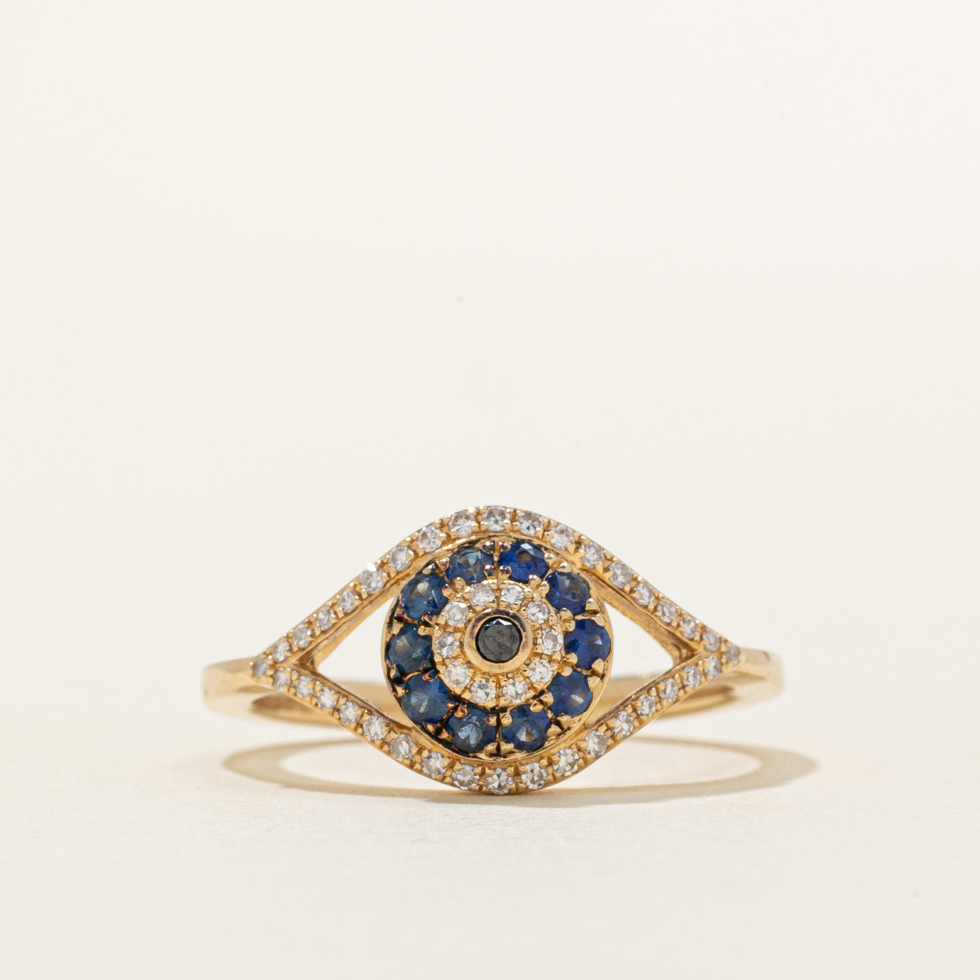 Bague œil protecteur en saphir et diamants | 0,25 ct, 0,18 ct | Taille 7