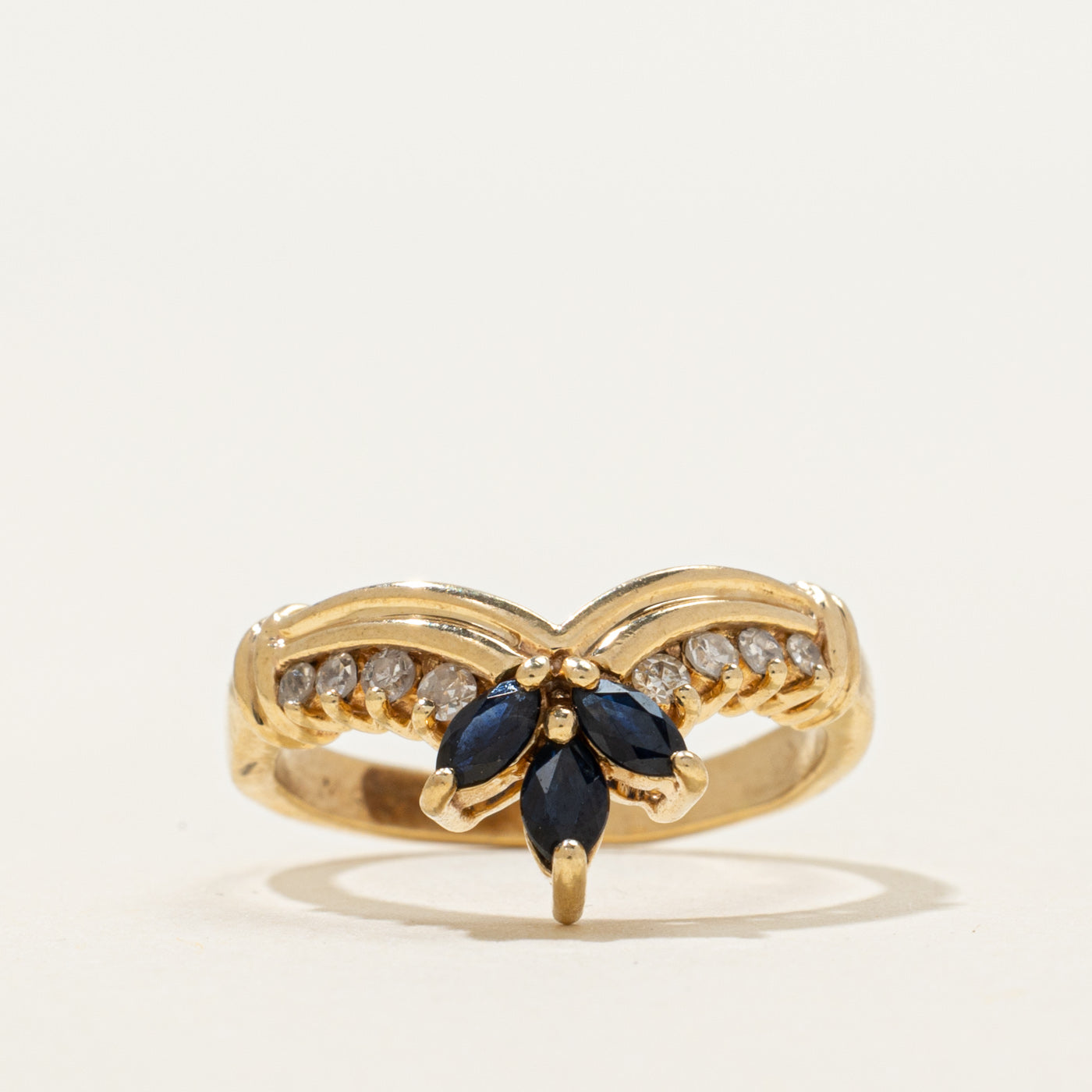 Sapphire & Diamond Grooved Chevron Ring | 0.20ctw, 0.08ctw | SZ 3.75