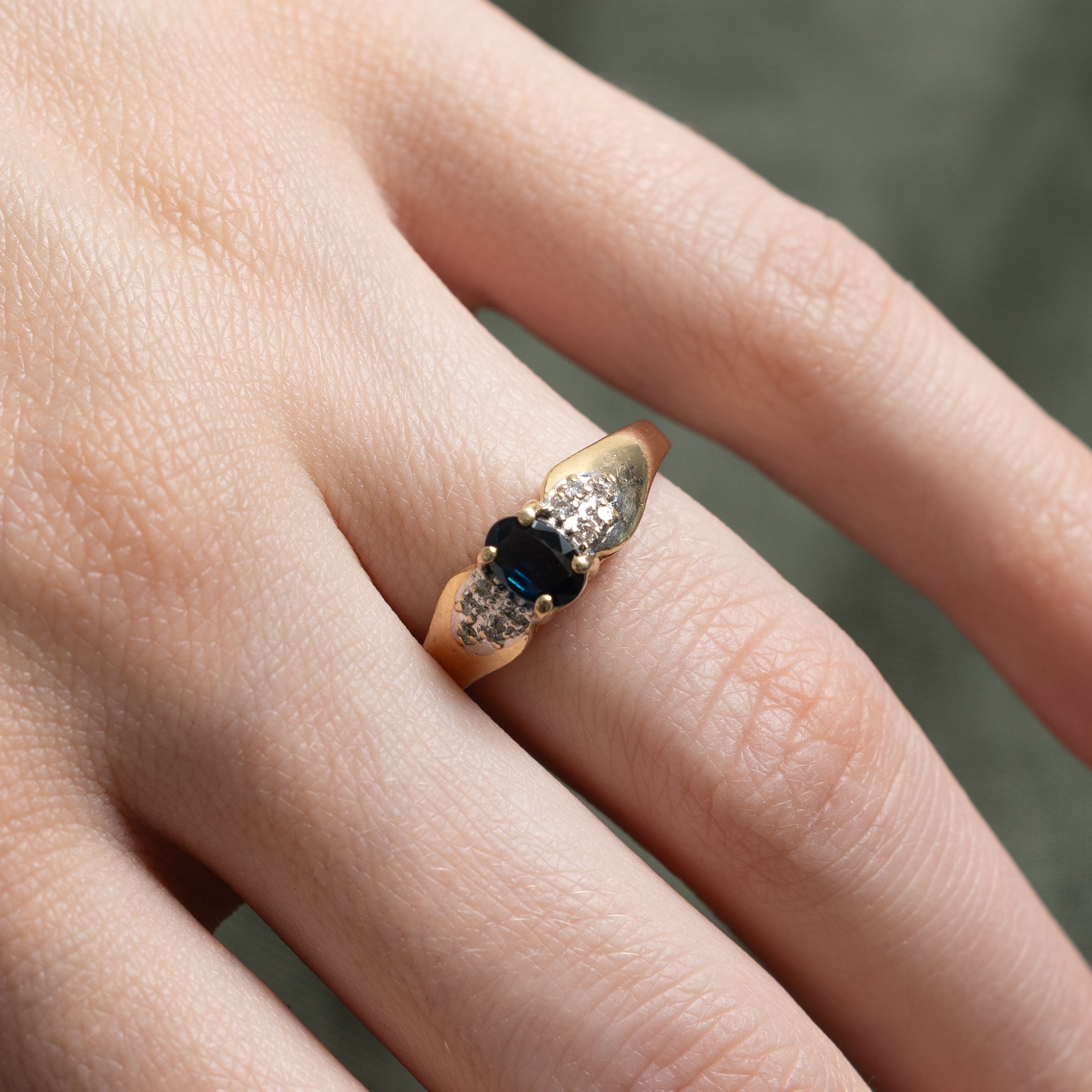 Oval Cut Sapphire & Diamond Ring | 0.50ct, 0.06ctw | SZ 6.25