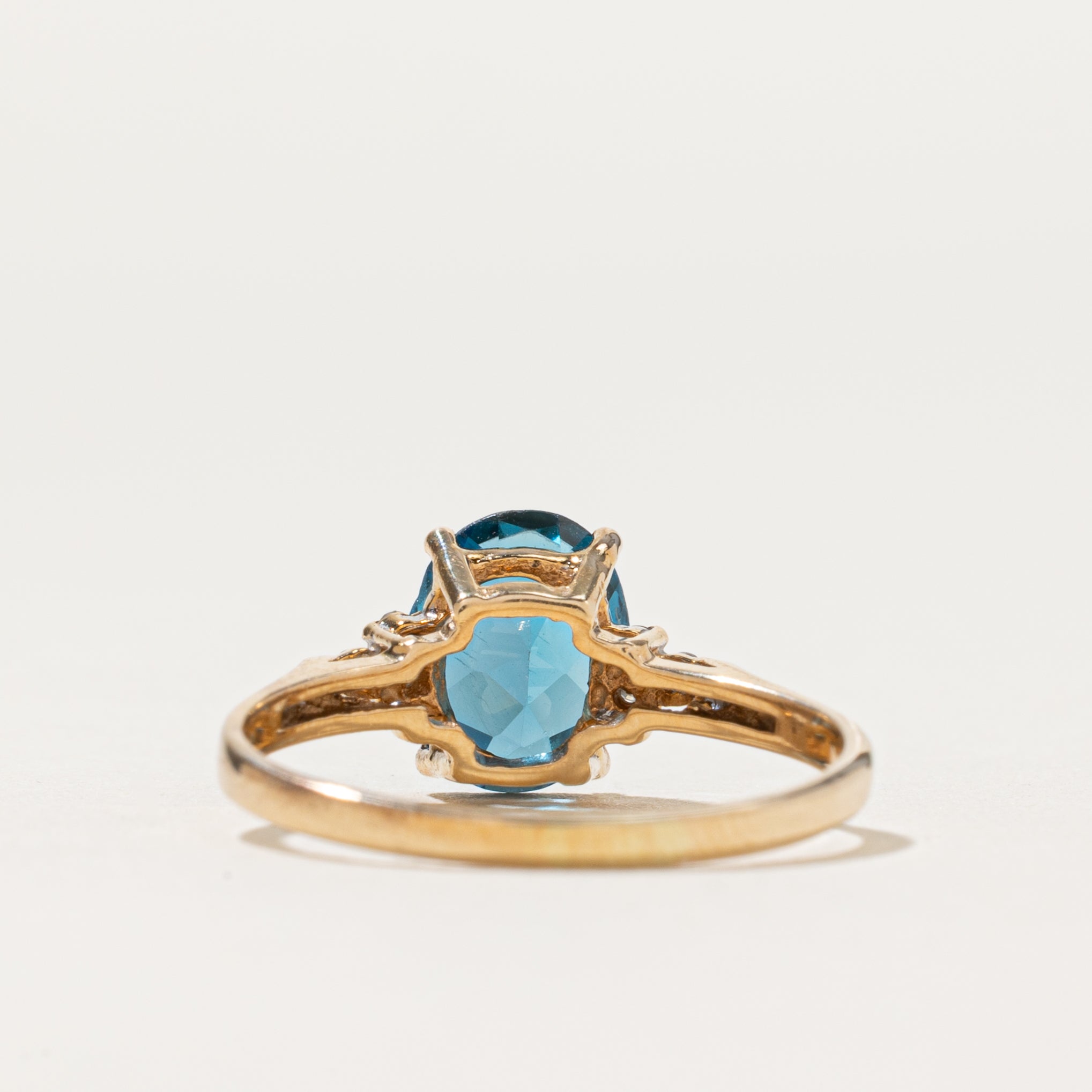 Bague en topaze bleue de Londres et diamants | 1,74 ct, 0,03 ct au total | Taille 7,5