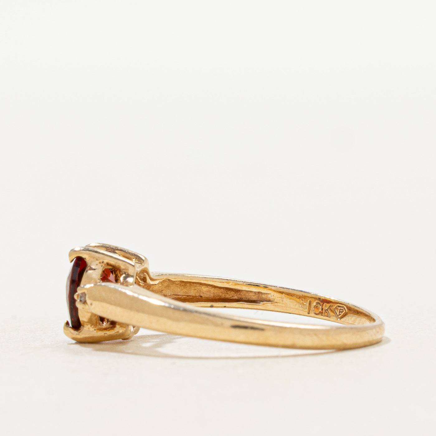 Garnet & Diamond Heart Ring | 0.90ct, 0.02ctw | SZ 6