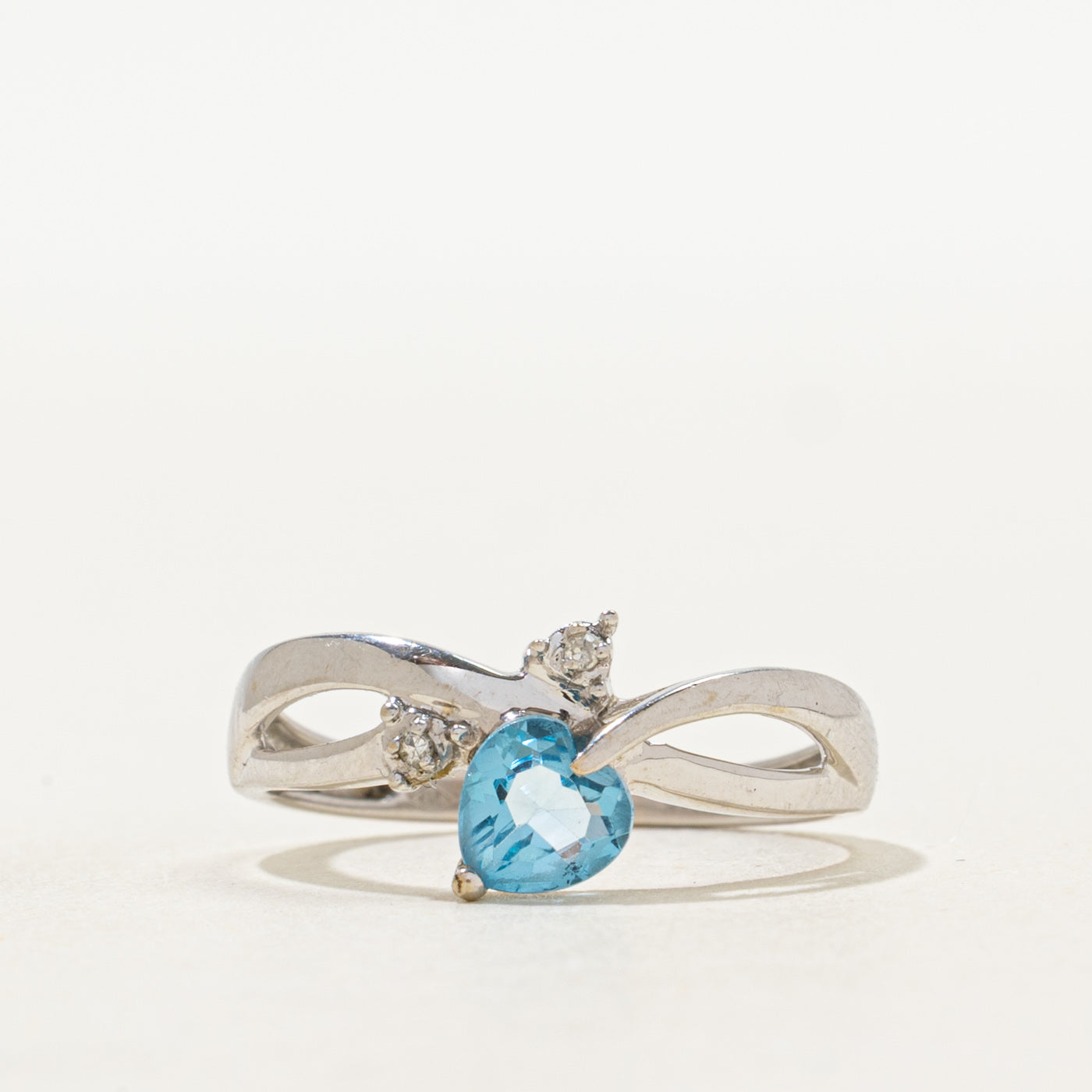 K18、S2.48、0.10 ring Blue Topaz & Diamond Heart Ring | 0.50ct, 0.01ctw | SZ 6.5