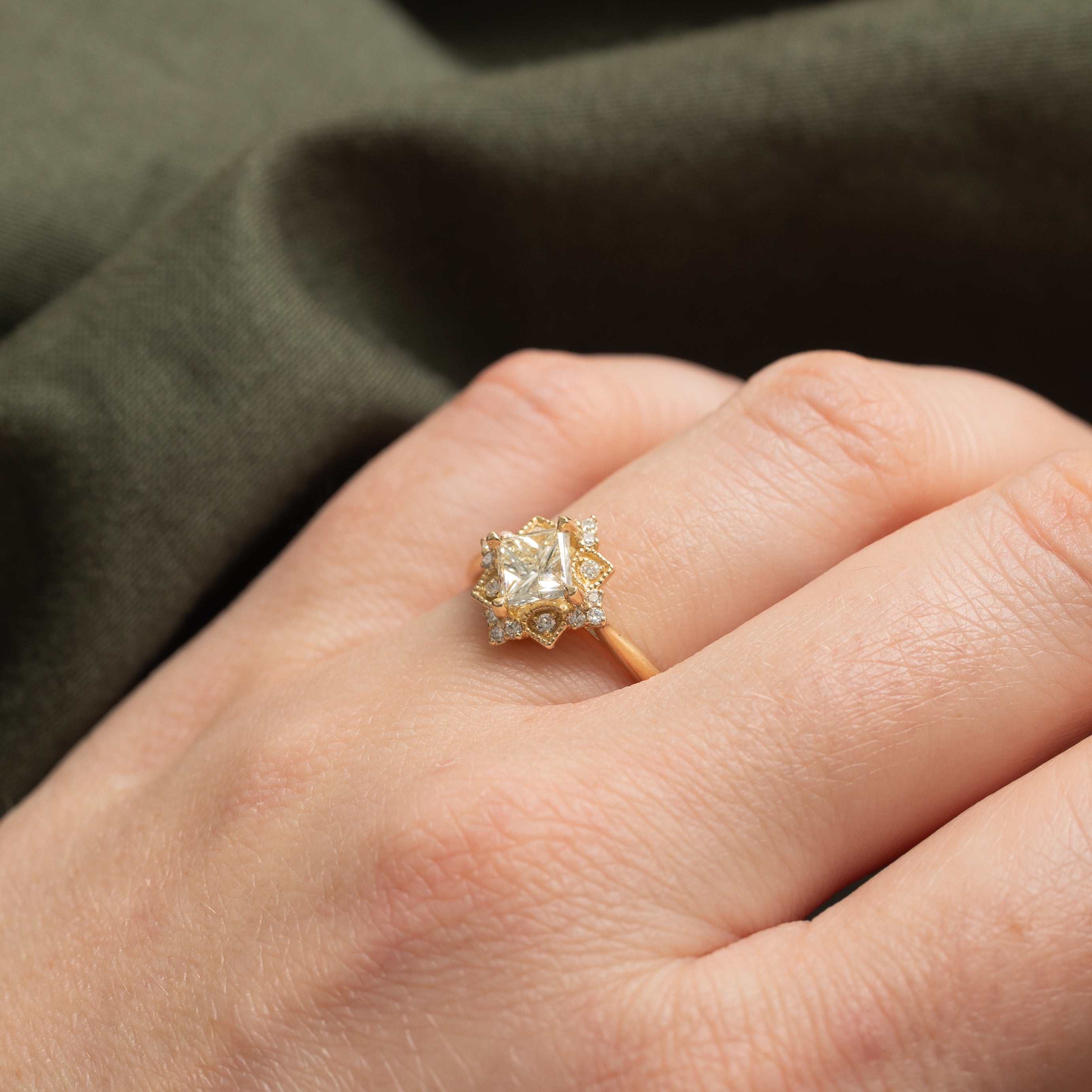 '100 Ways' Princess Cut Diamond Halo Ring | 0.95ctw | SZ 7