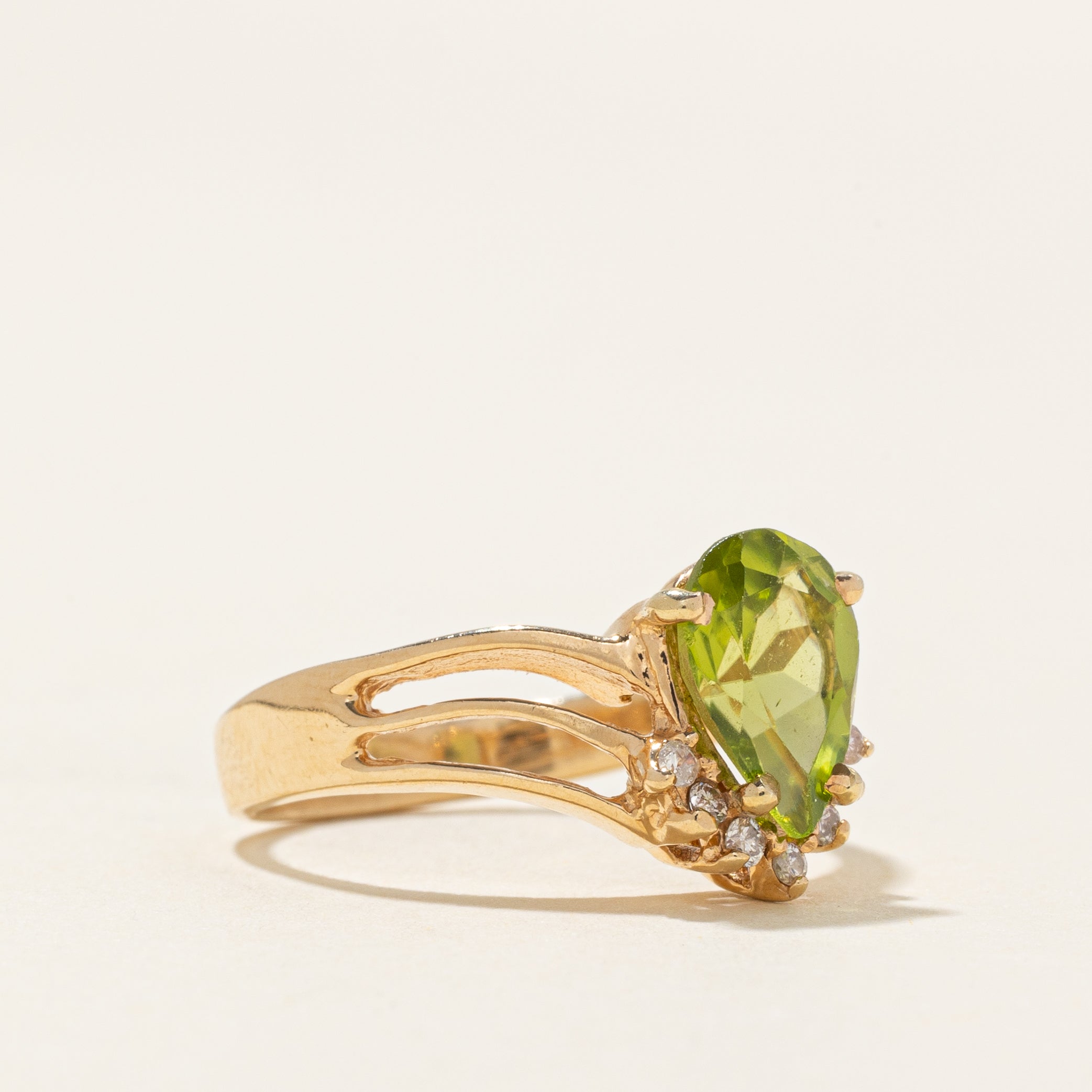 Pear Cut Peridot & Diamond Accented Chevron Ring | 1.50ct, 0.07ctw | SZ 5.75