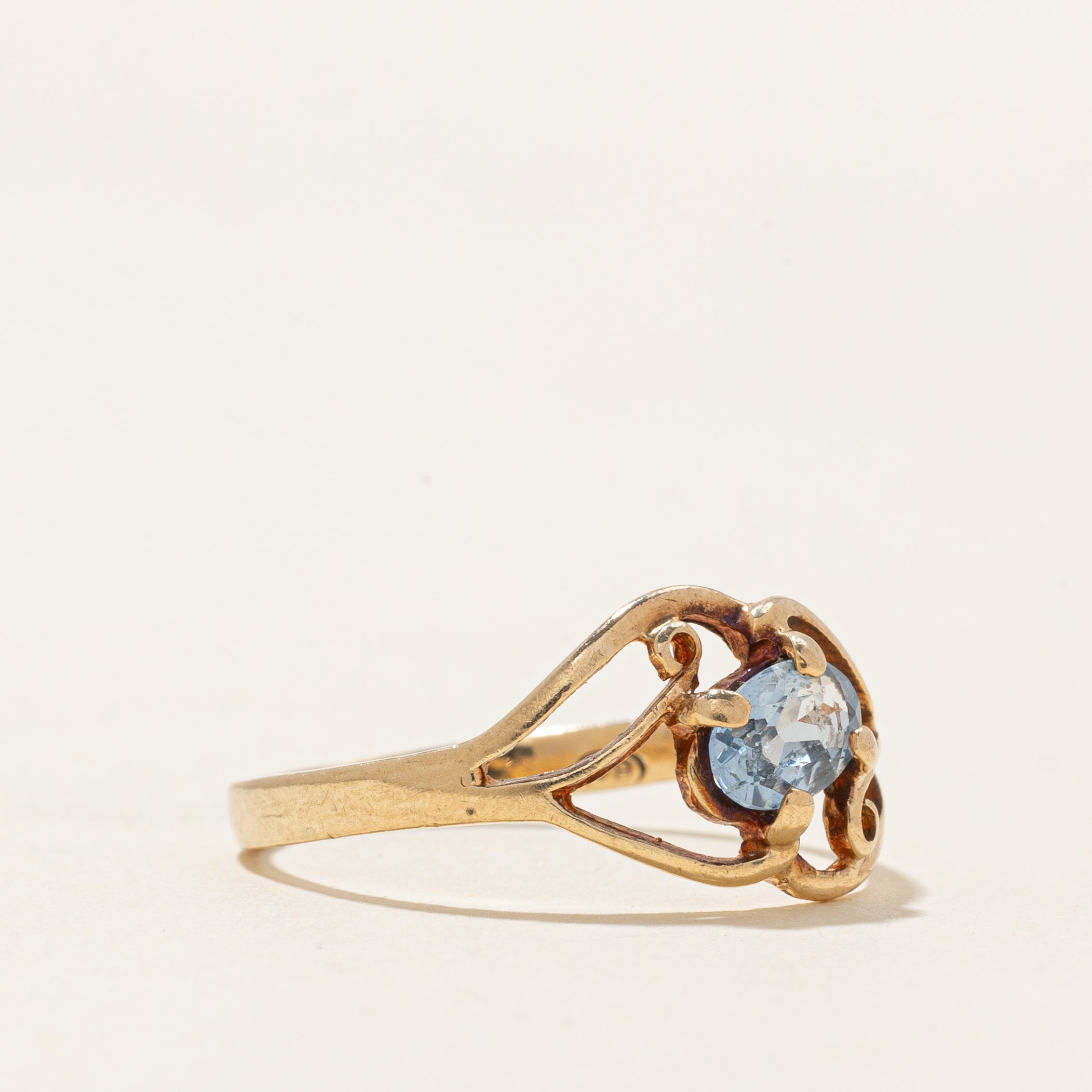 Bague solitaire ajourée en spinelle synthétique | 0,45 ct | Taille 6