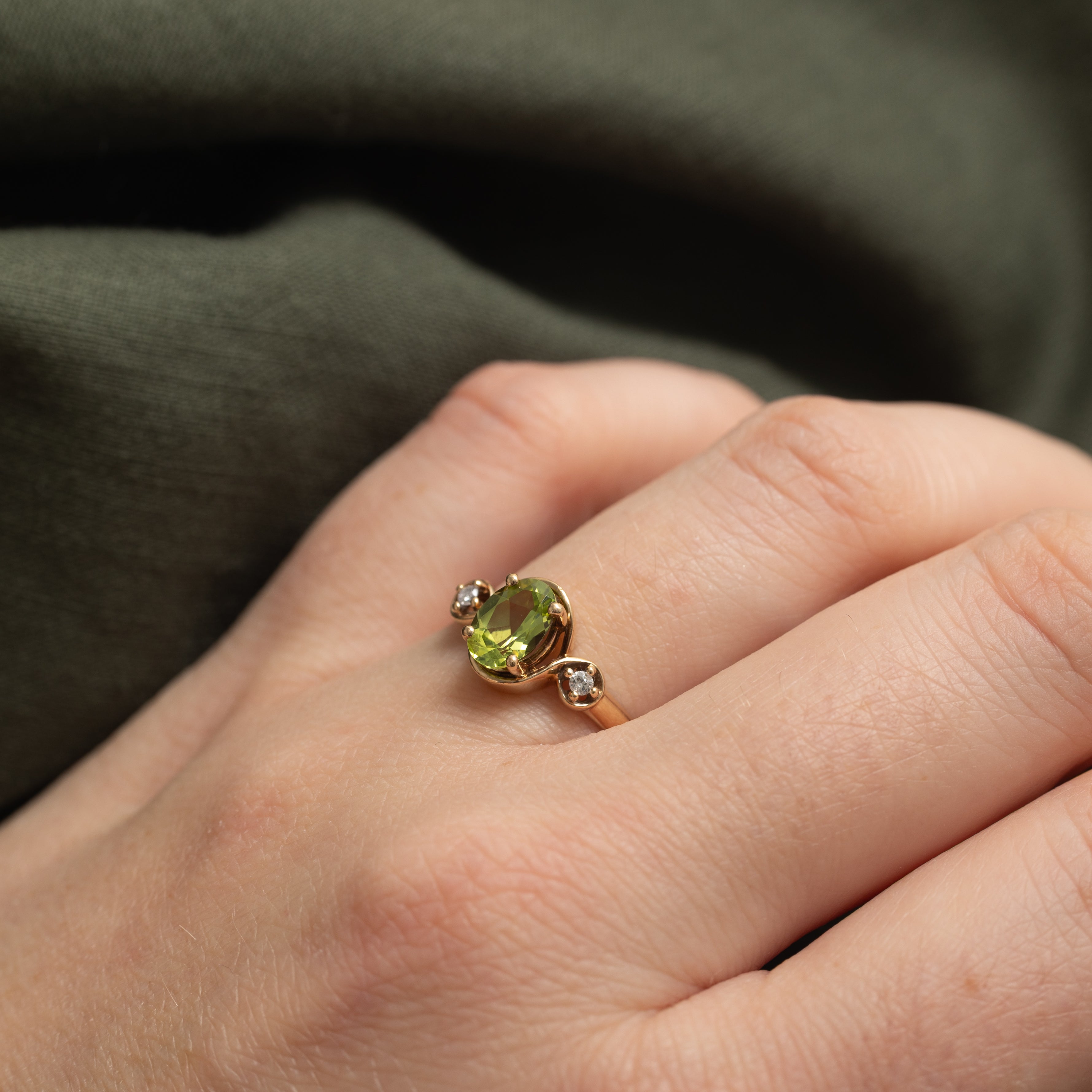 Oval Cut Peridot & Diamond Accented Ring | 0.90ct, 0.04ctw | SZ 7.25