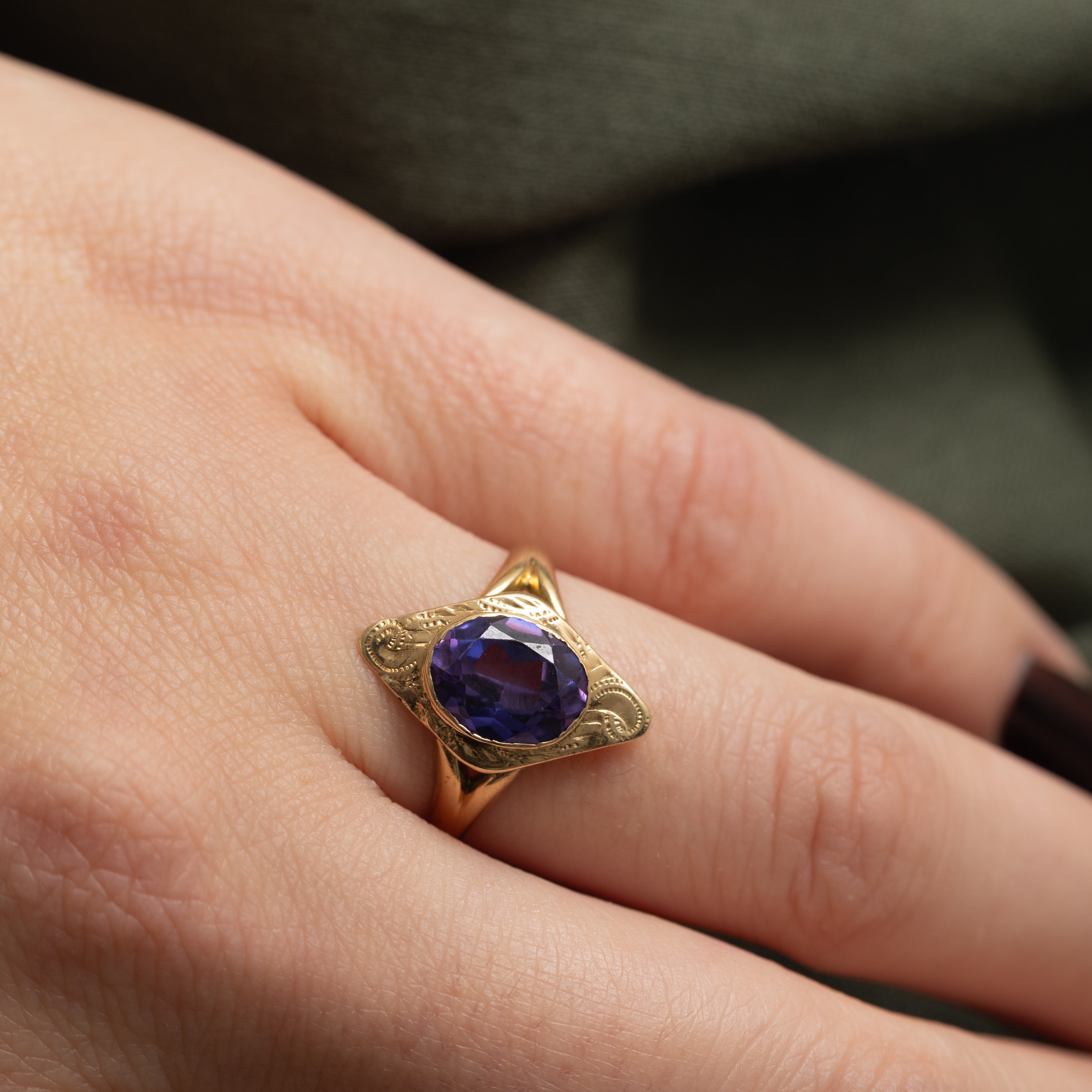 Solitaire Synthetic Sapphire Engraved Cocktail Ring | 2.00ct | SZ 6