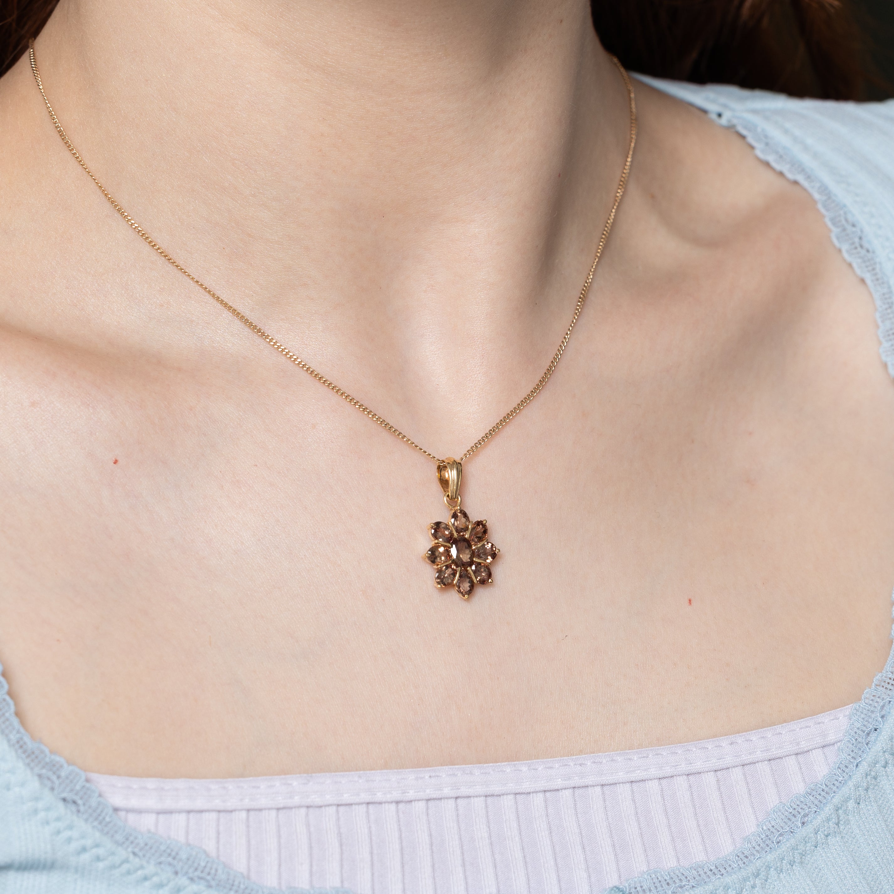 18k Colour-Changing Garnet Star Pendant | 4.00ctw