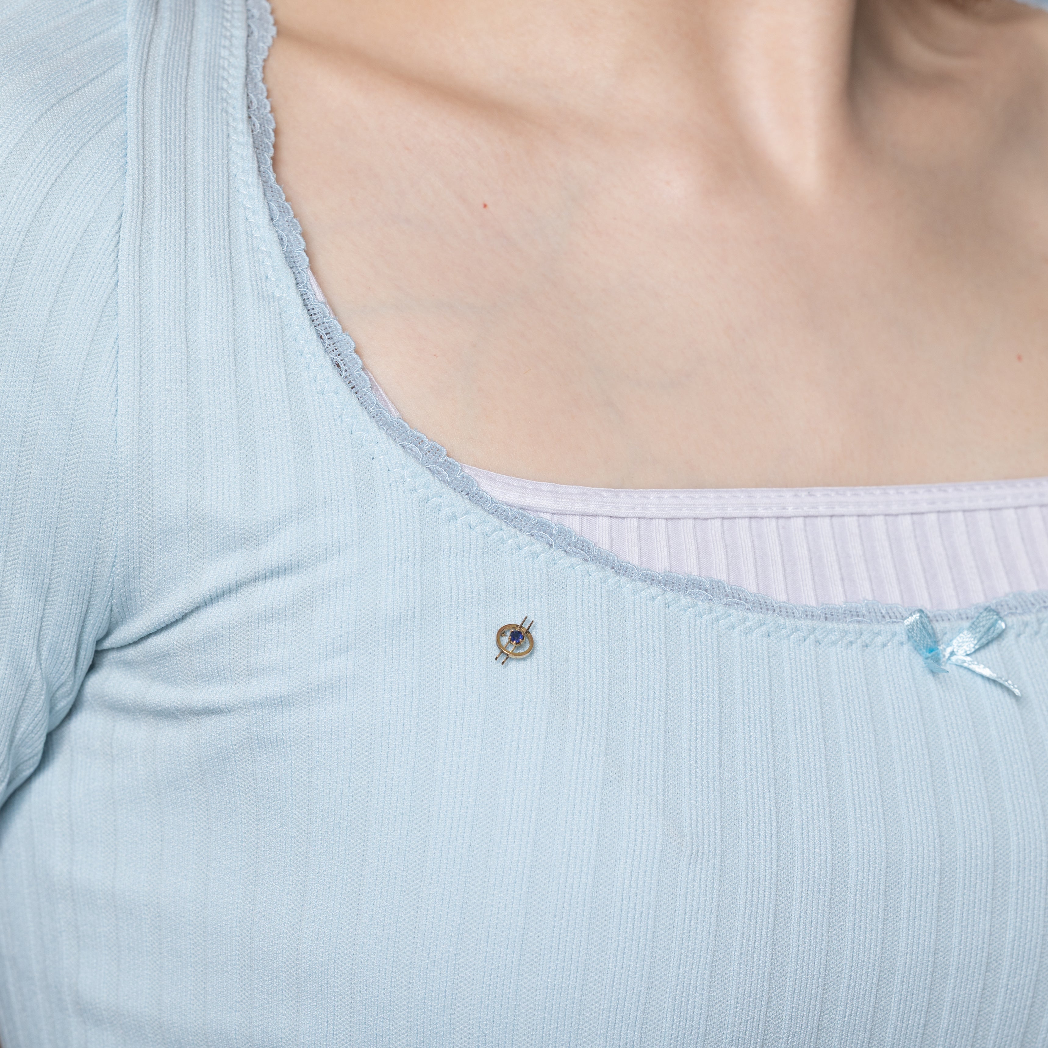 Synthetic Sapphire Pin | 0.07ct