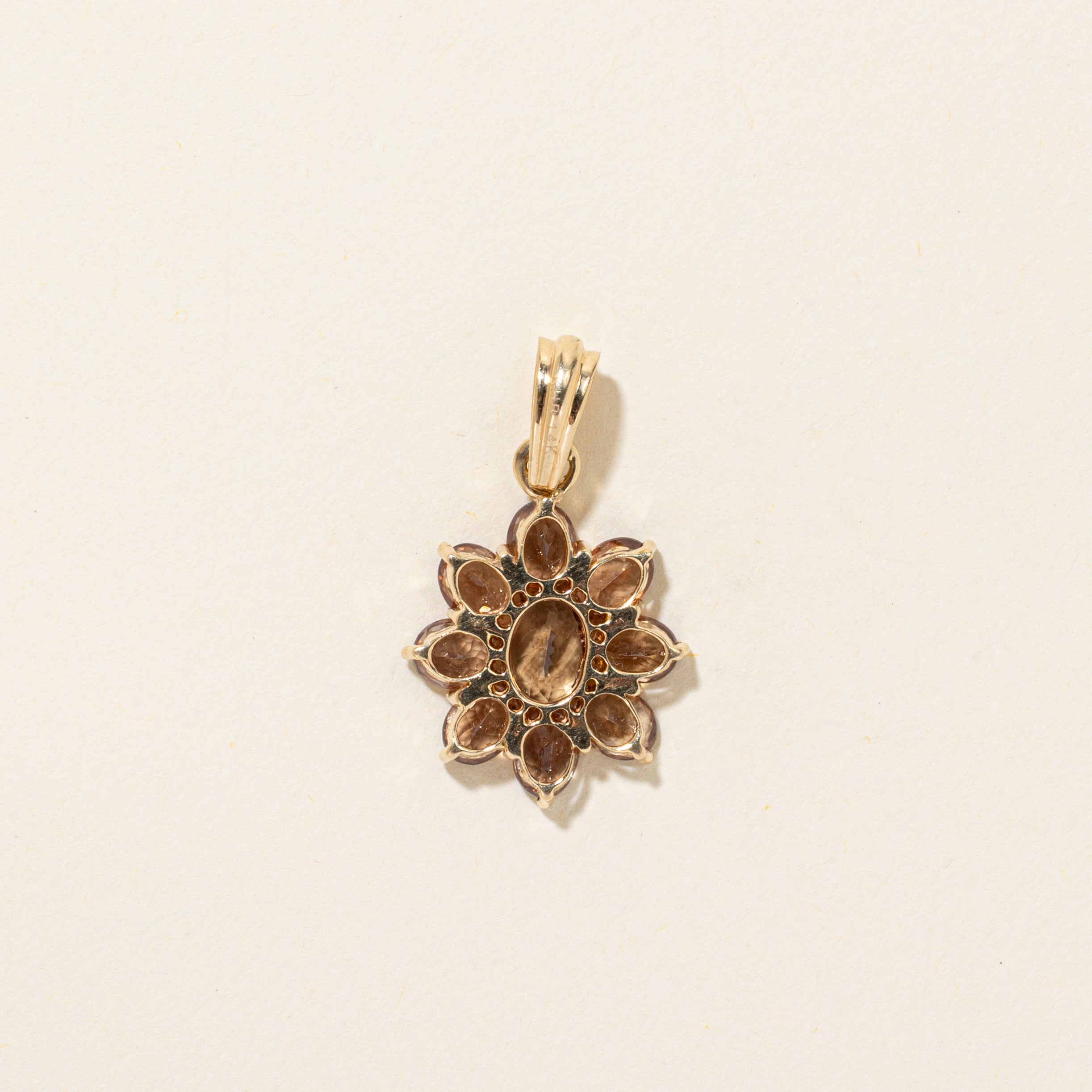 18k Colour-Changing Garnet Star Pendant | 4.00ctw