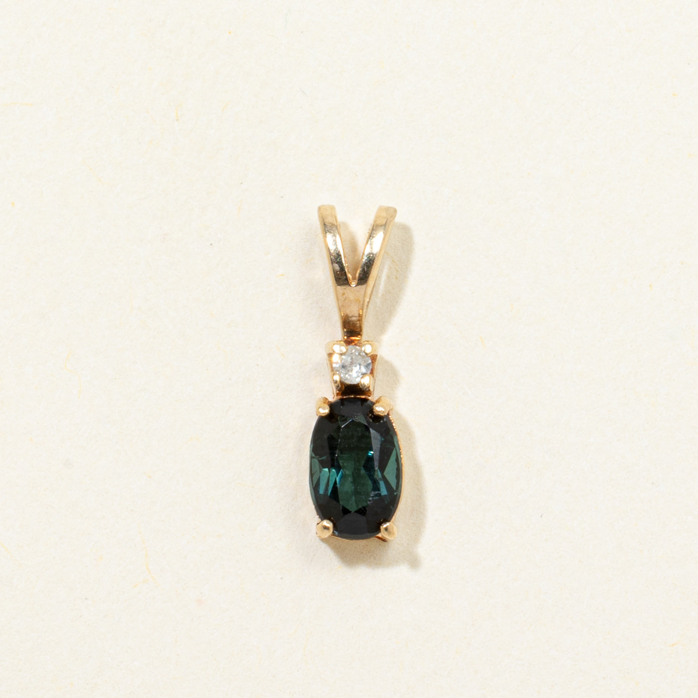 Pendentif saphir vert ovale et diamants | 0,52 ct, 0,02 ct