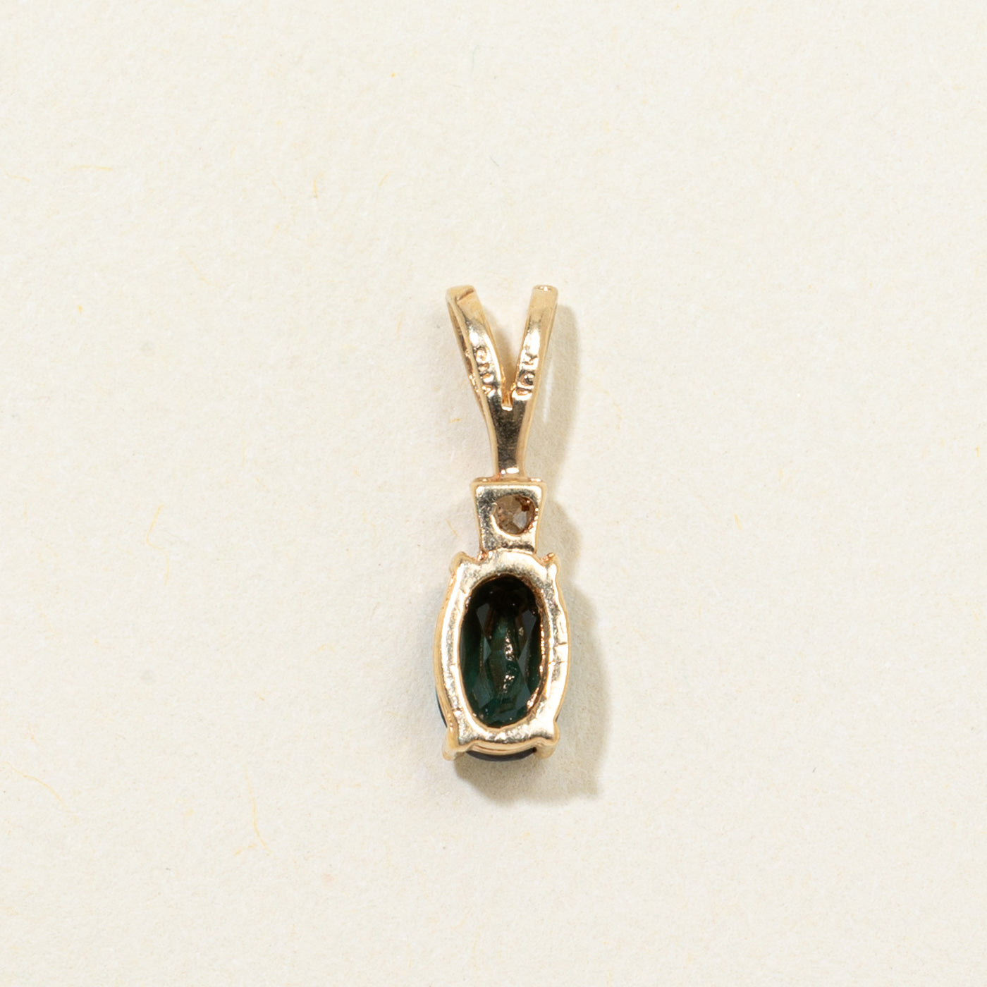 Pendentif saphir vert ovale et diamants | 0,52 ct, 0,02 ct