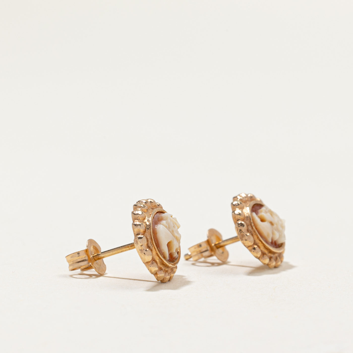 14k Shell Cameo Stud Earrings | 1.60ctw