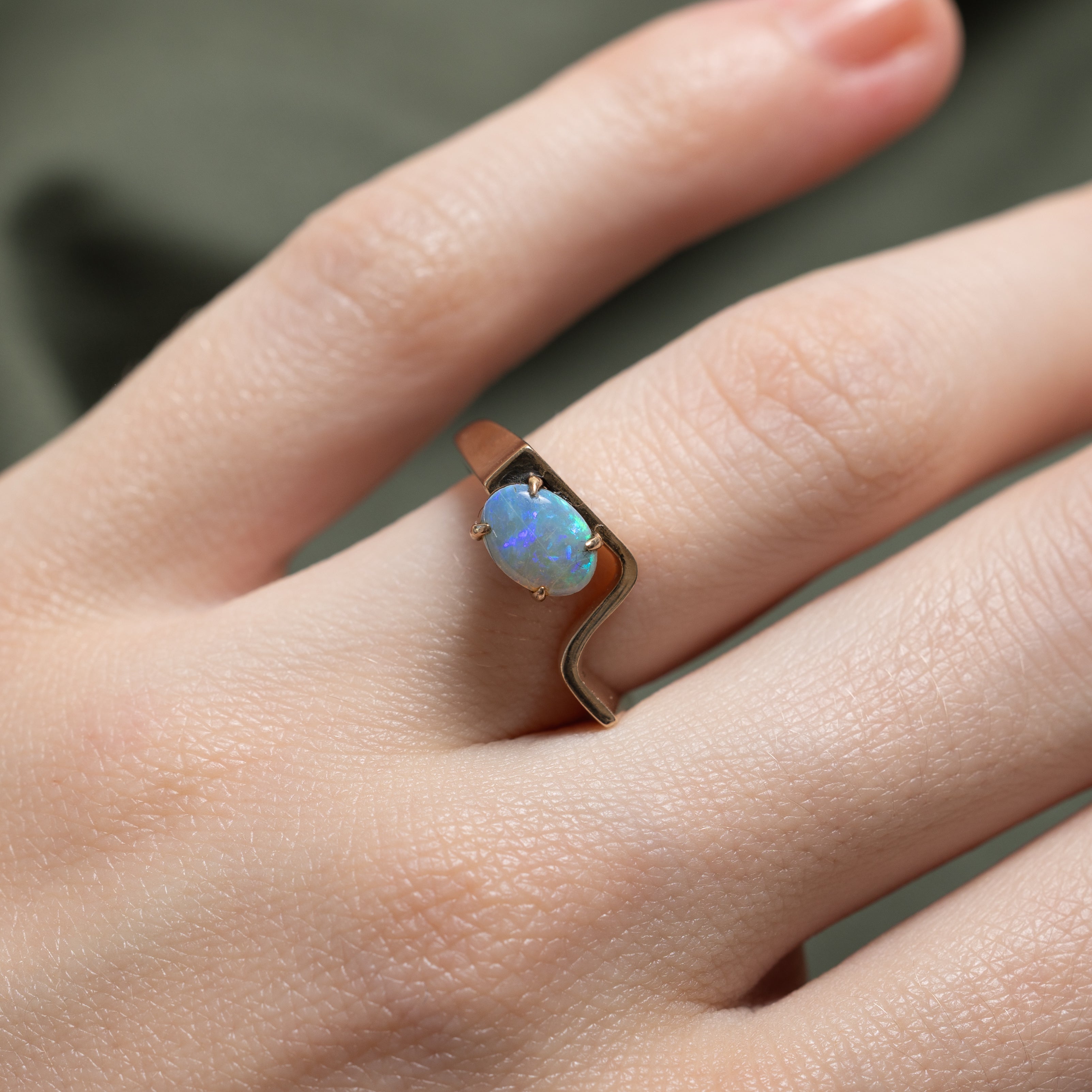 Bague abstraite en opale | 0,50 ct | Taille 5,75