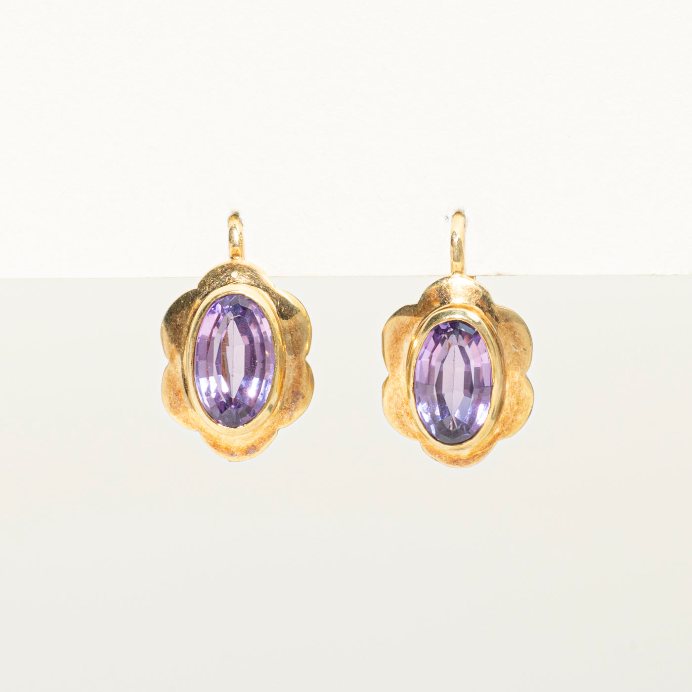 18k Purple Sapphire Scalloped Drop Earrings | 4.00ctw