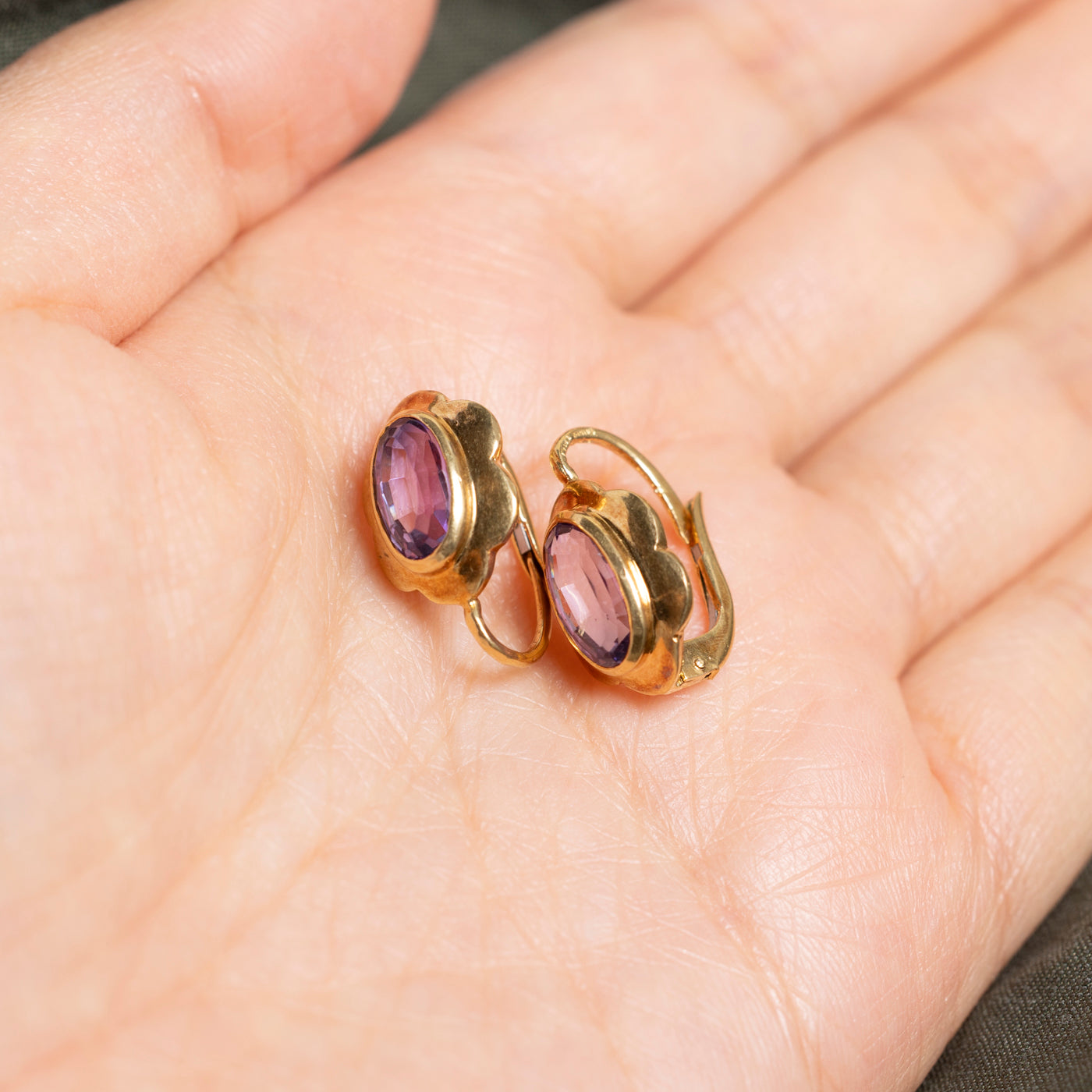 18k Purple Sapphire Scalloped Drop Earrings | 4.00ctw