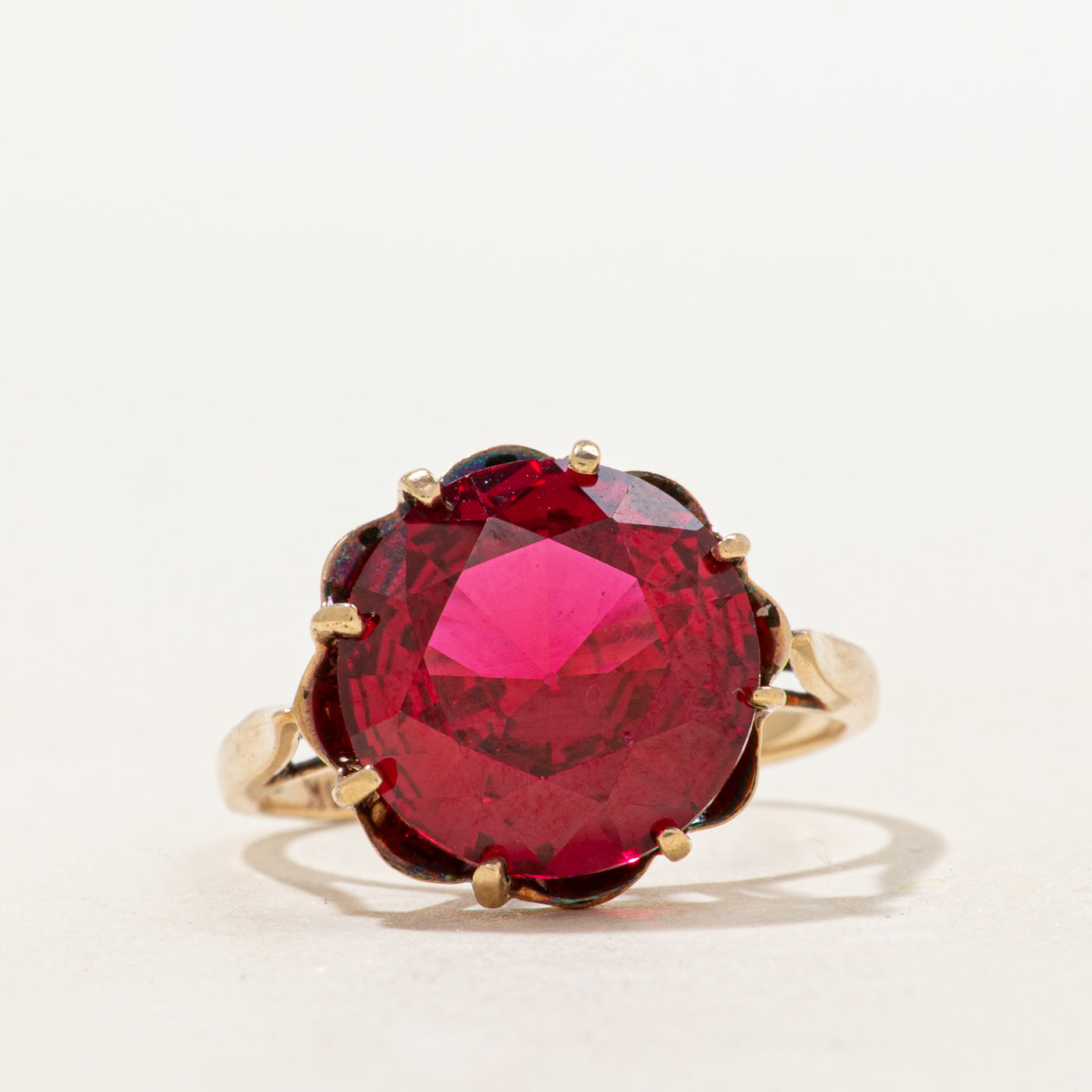 Bague cocktail en rubis synthétique | 5,44 ct | Taille 7,5 |