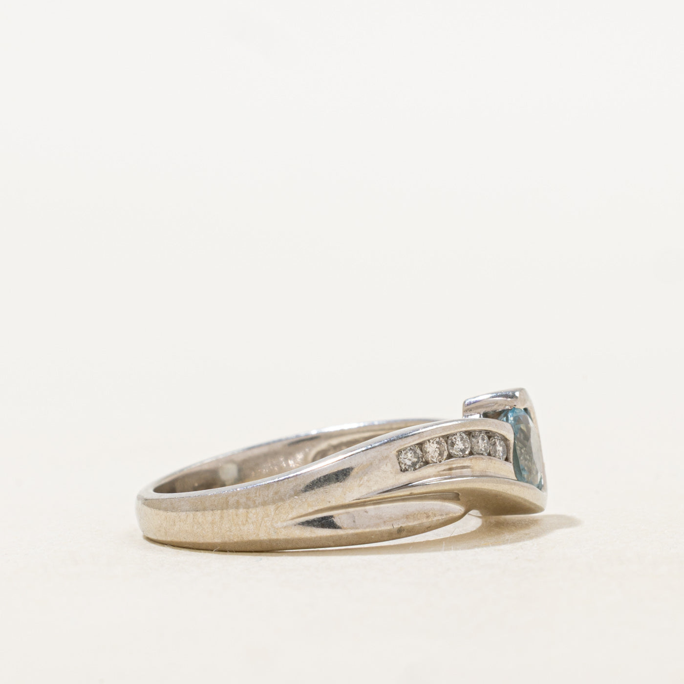 Semi Bezel Aquamarine & Diamond Crossover Ring | 0.44ct, 0.05ctw | SZ 6.5 |