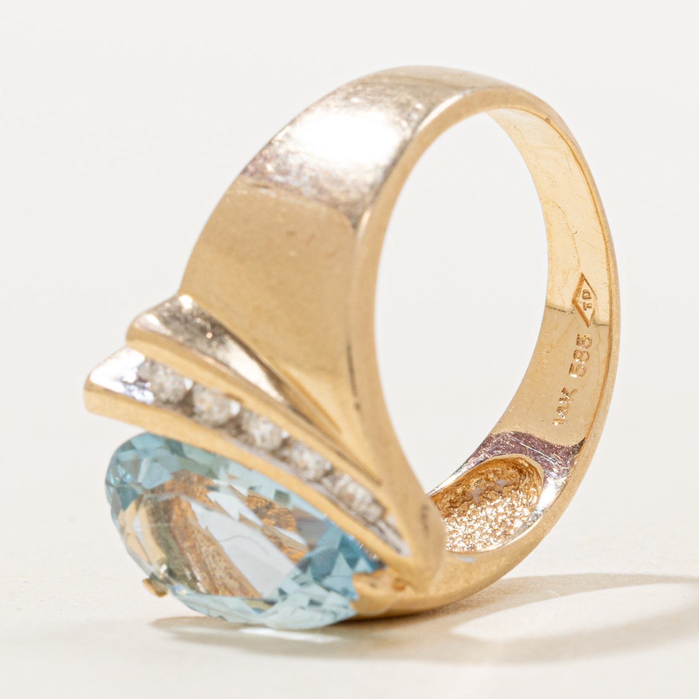 Pear Cut Blue Topaz & Diamond Cocktail Ring | 2.98ct, 0.09ctw | SZ 6.5 |