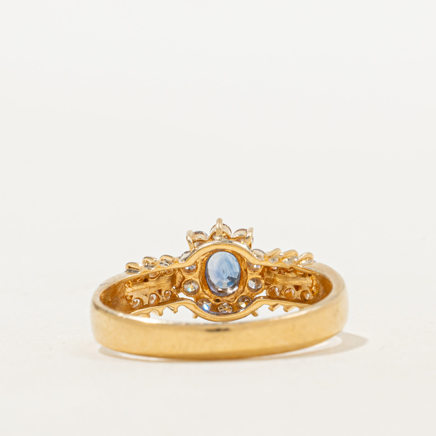 Bague halo pétales saphir et diamants | 0,26 ct, 0,21 ct au total | Taille 6,25 |