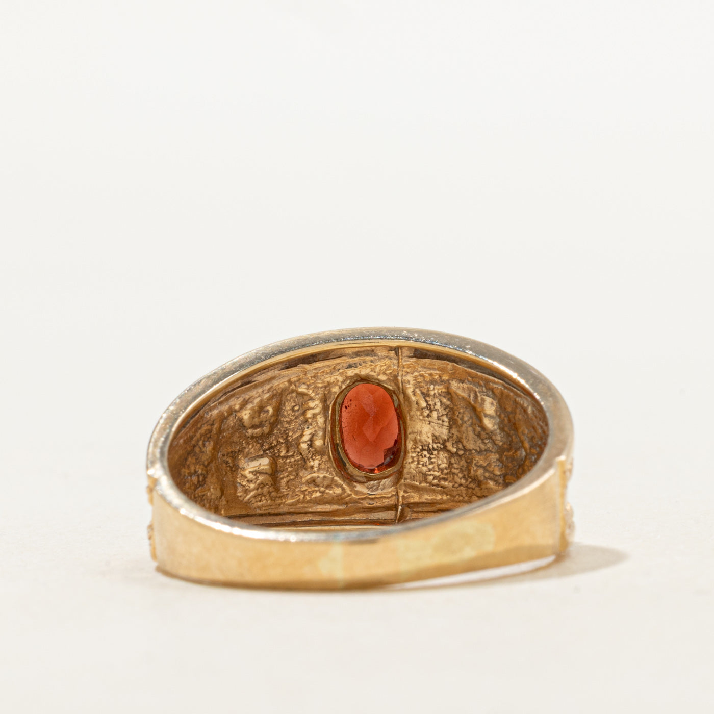 Oval Cut Garnet Scrollwork Band | 0.44ct | SZ 8.0 |