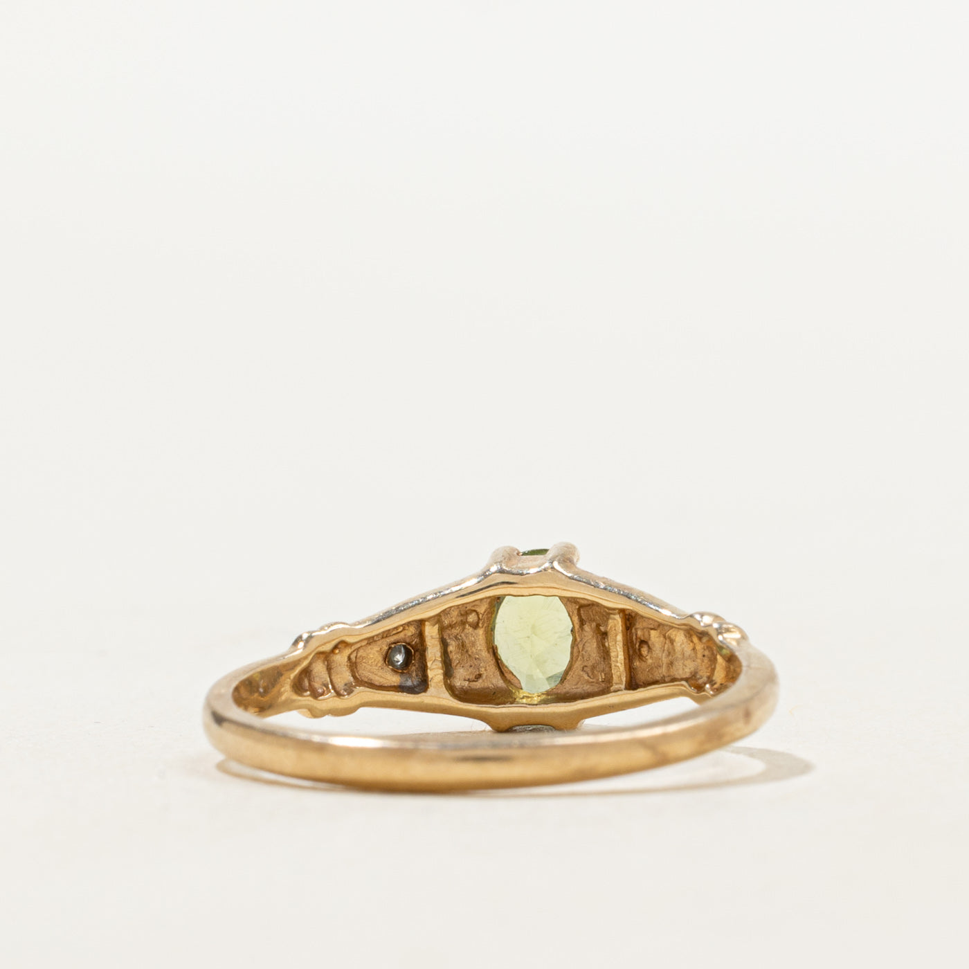 Oval Cut Peridot & Diamond Tapered Ring | 0.41ct, 0.02ctw | SZ 6.5 |