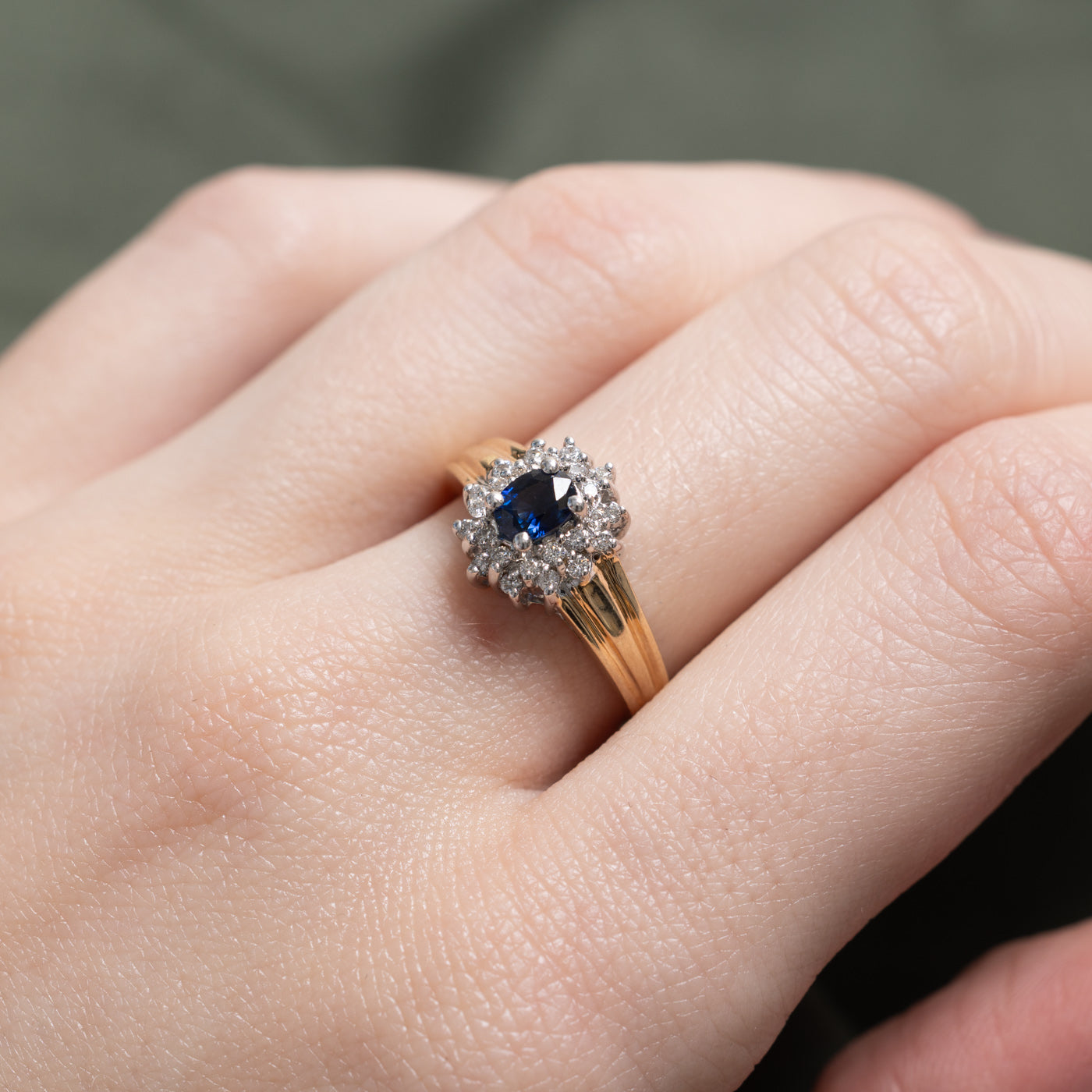 Oval Cut Sapphire & Diamond Cluster Halo Ring | 0.4ct | 0.12ctw | SZ 6.25 |